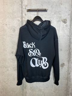 BACK LOGO HOODIE/black