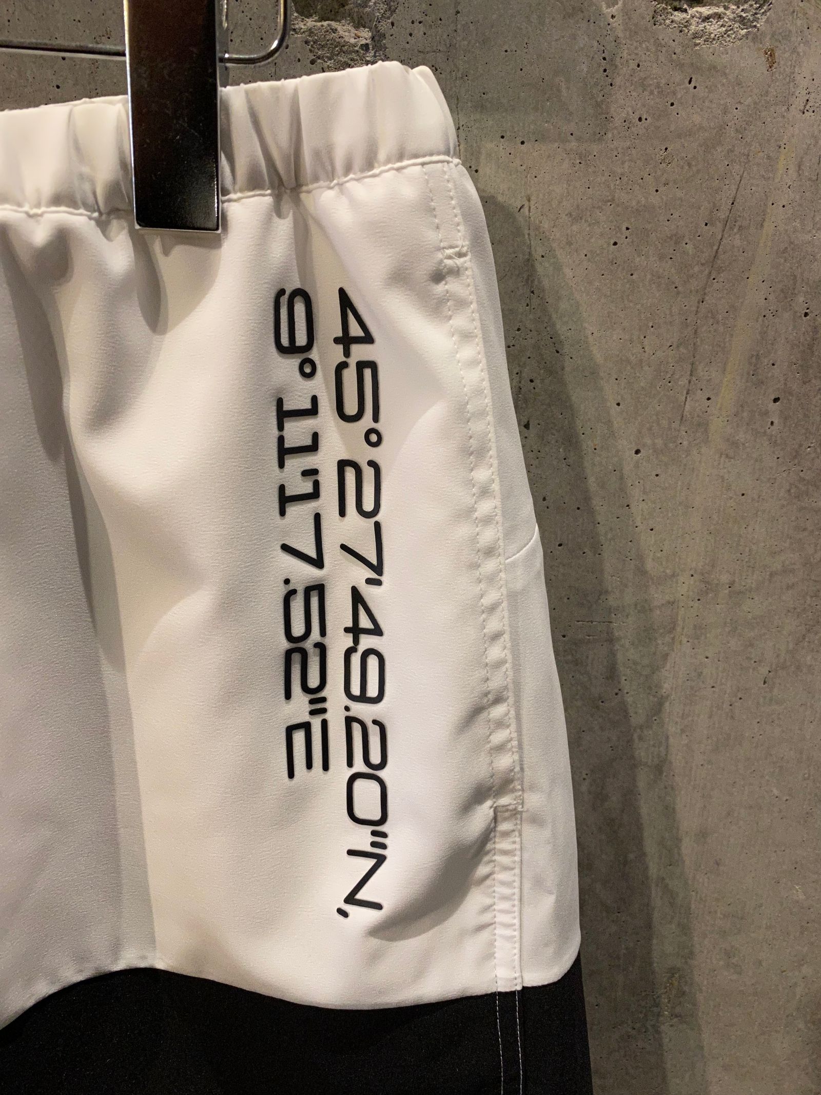 SY32 Shorts / white