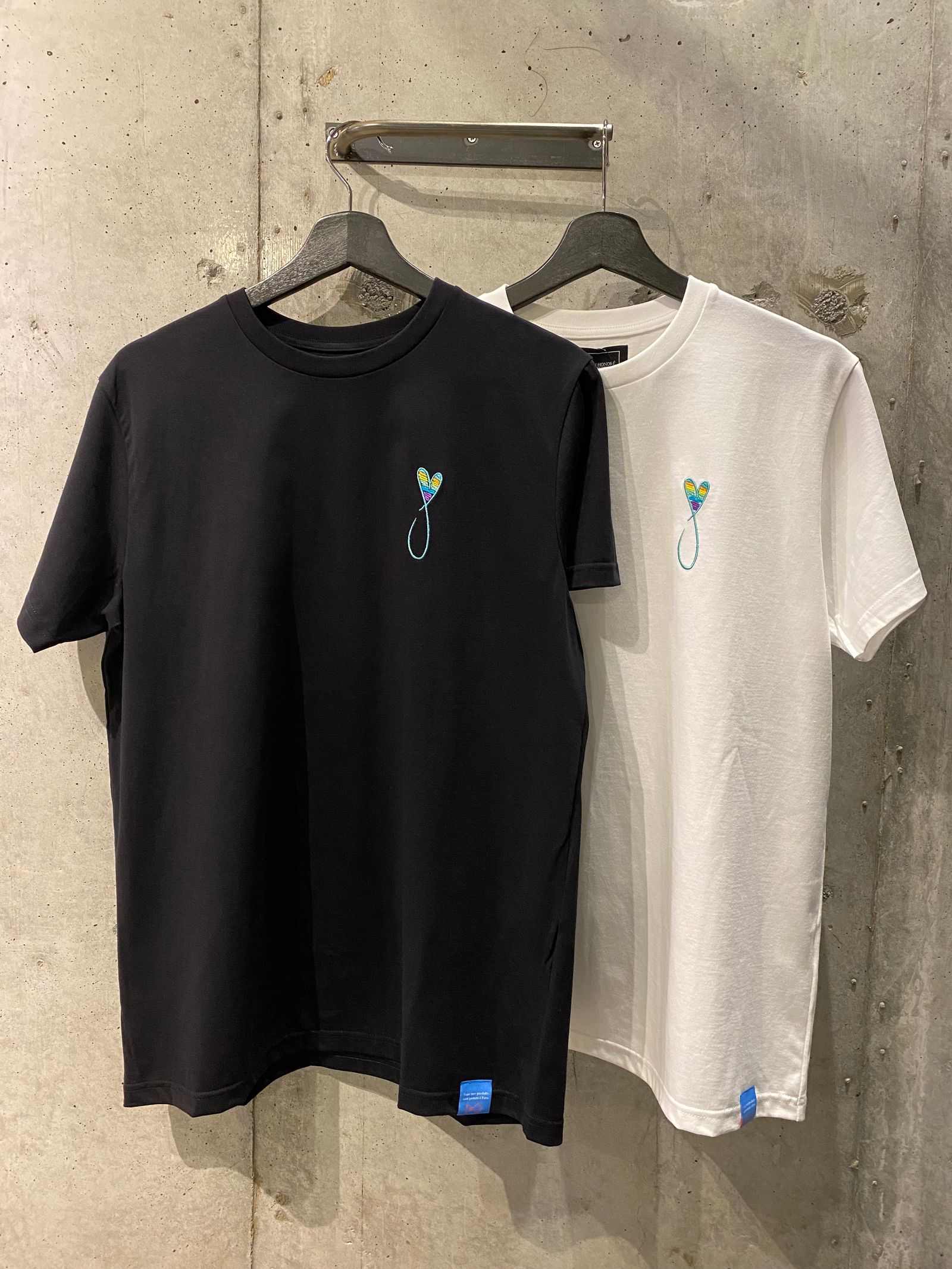 Tiphanie2/black-blue rainbow