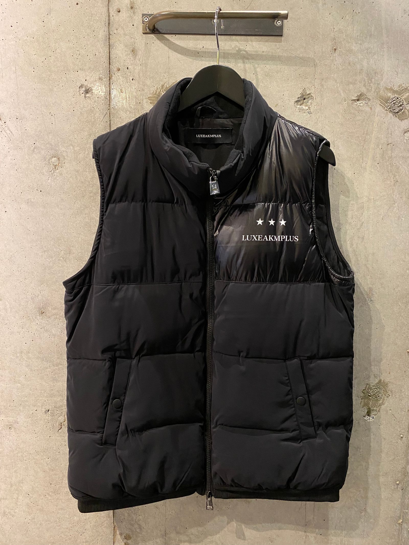 BIG BACK LOGOVEST/Black
