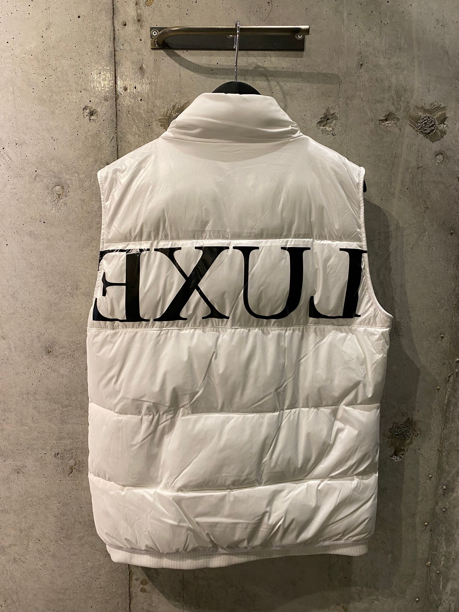 BIG BACK LOGOVEST/white