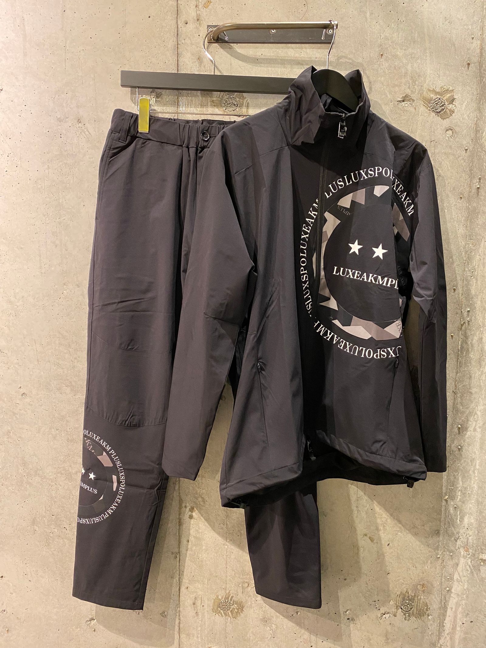 SMOOTH TRACK JACKET /