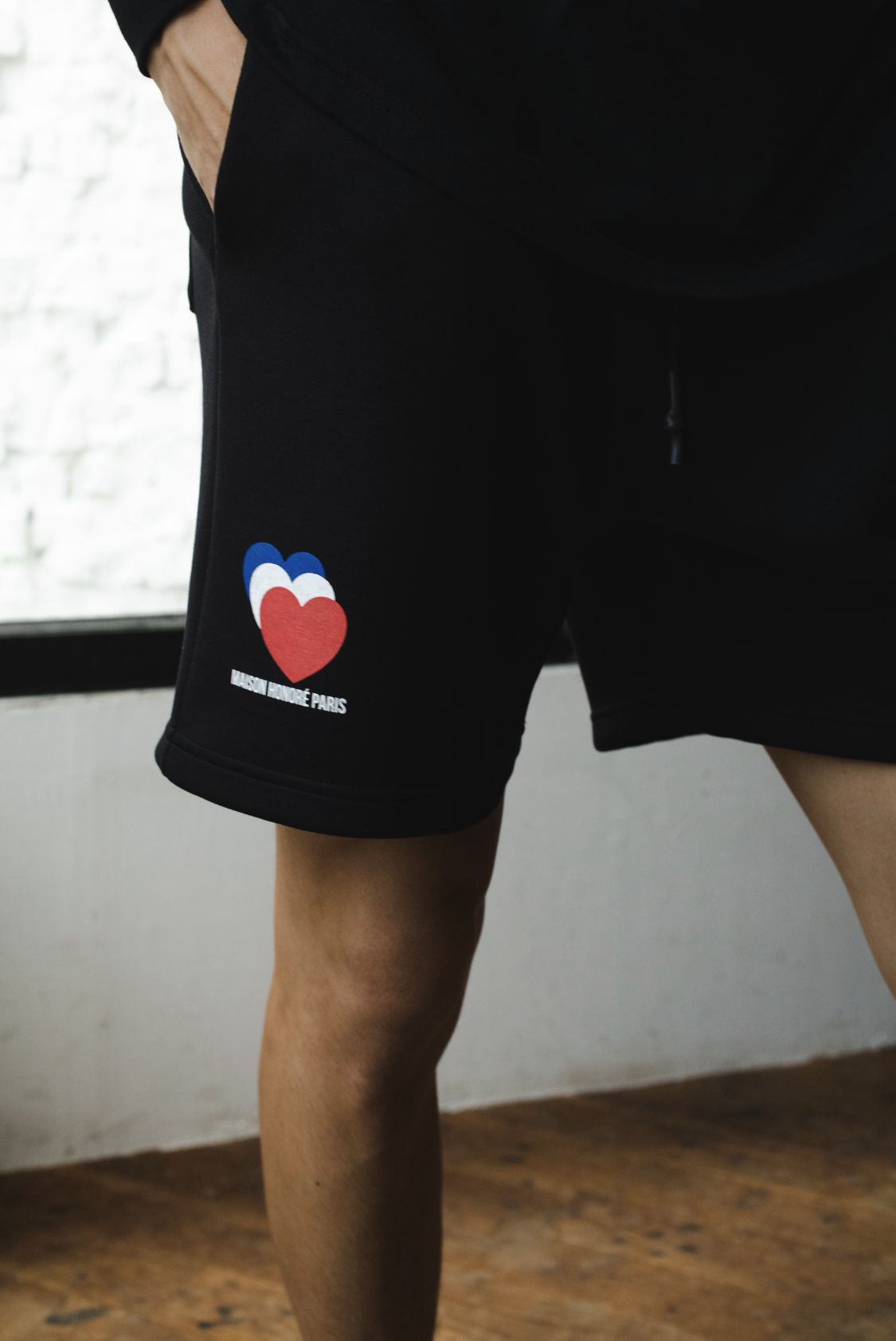 Raphael Cardboard Half Pants / Black