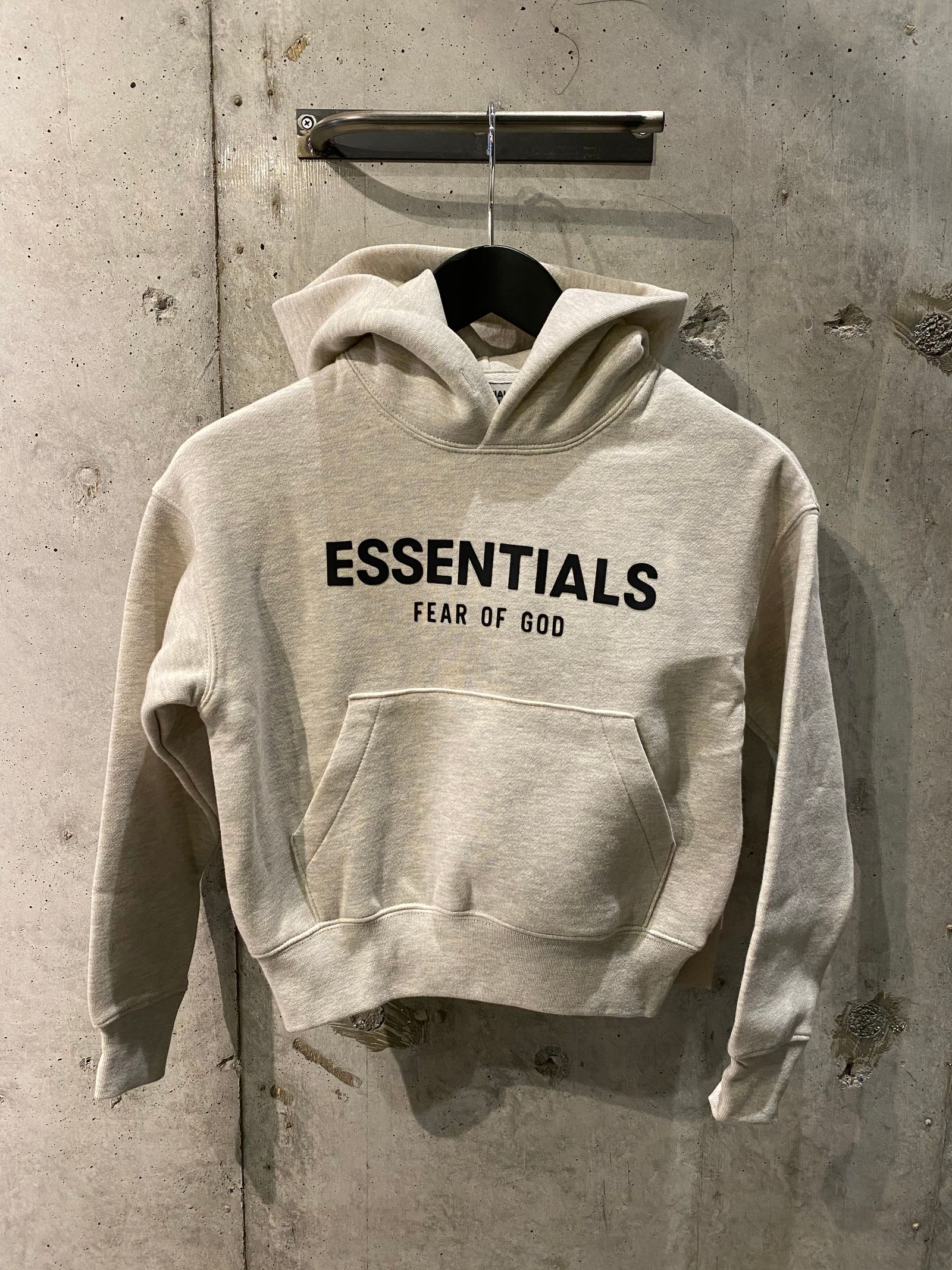 FOG ESSENTIALS PULLOVER HOODIE (KIDS)/OATMEAL