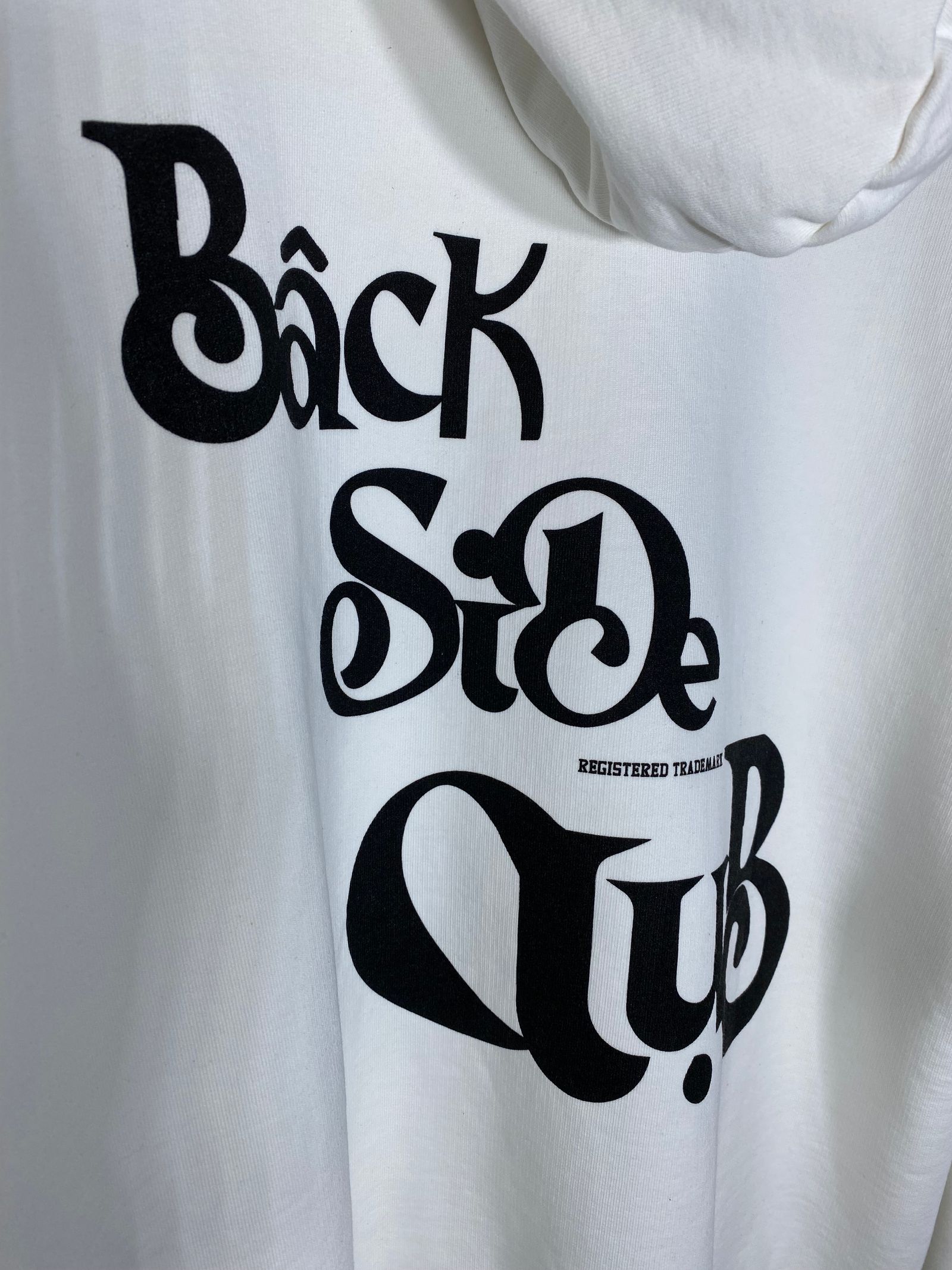 BACK LOGO HOODIE/white