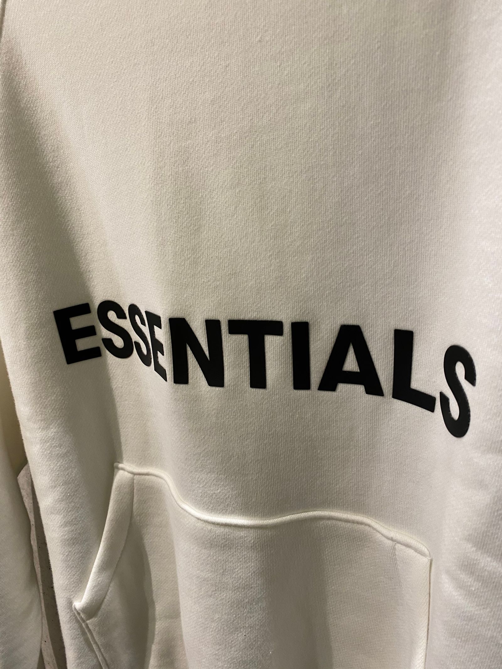 FOG ESSENTIALS PULLOVER HOODIE/White