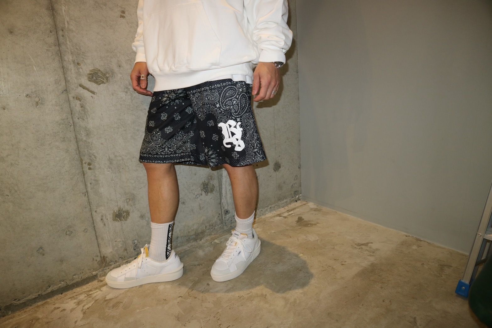 OVERPRINTED BASKET SHORTS/CROCHET BLACK