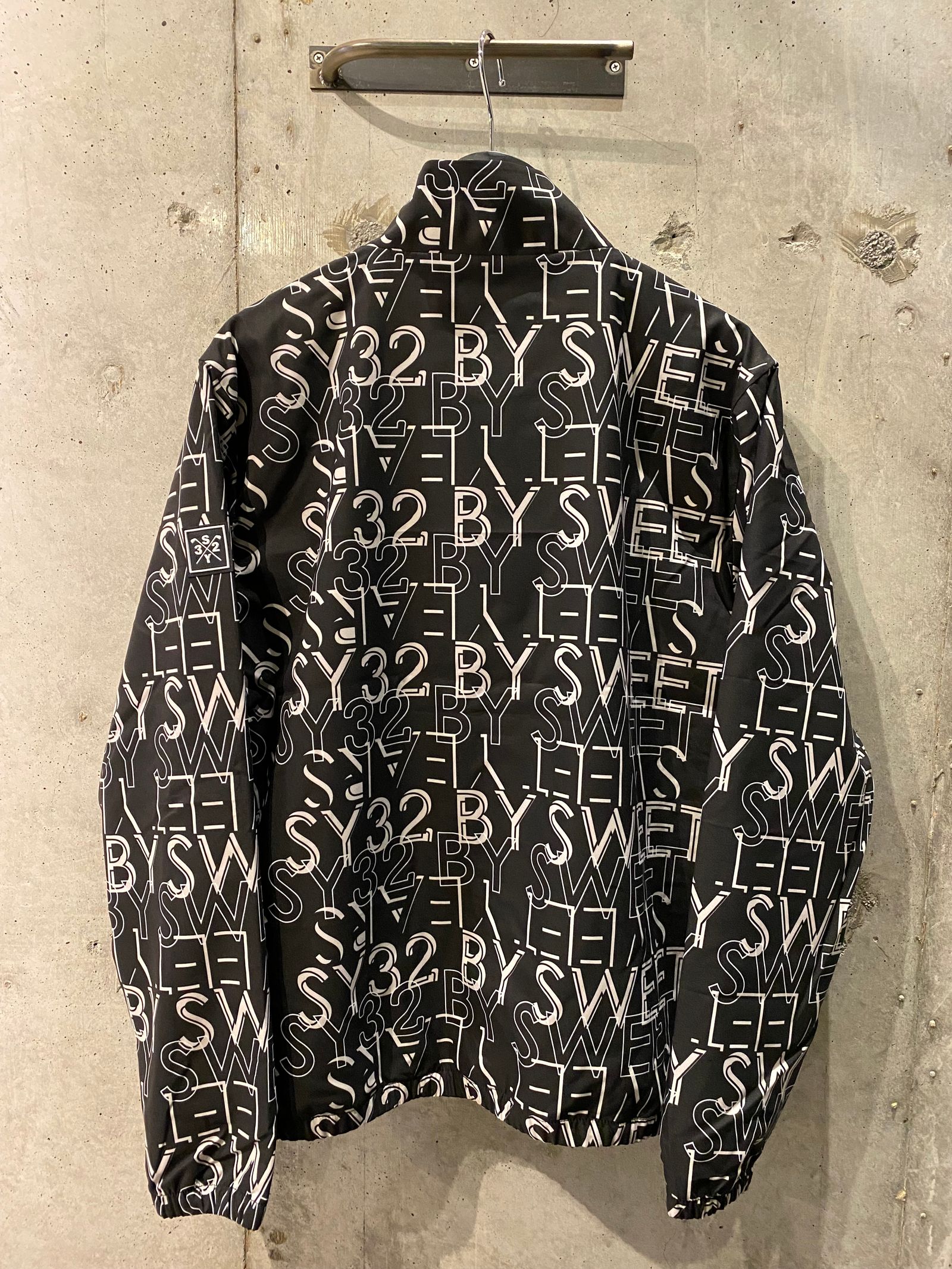 GRAPHICAL STRETCH JK / black