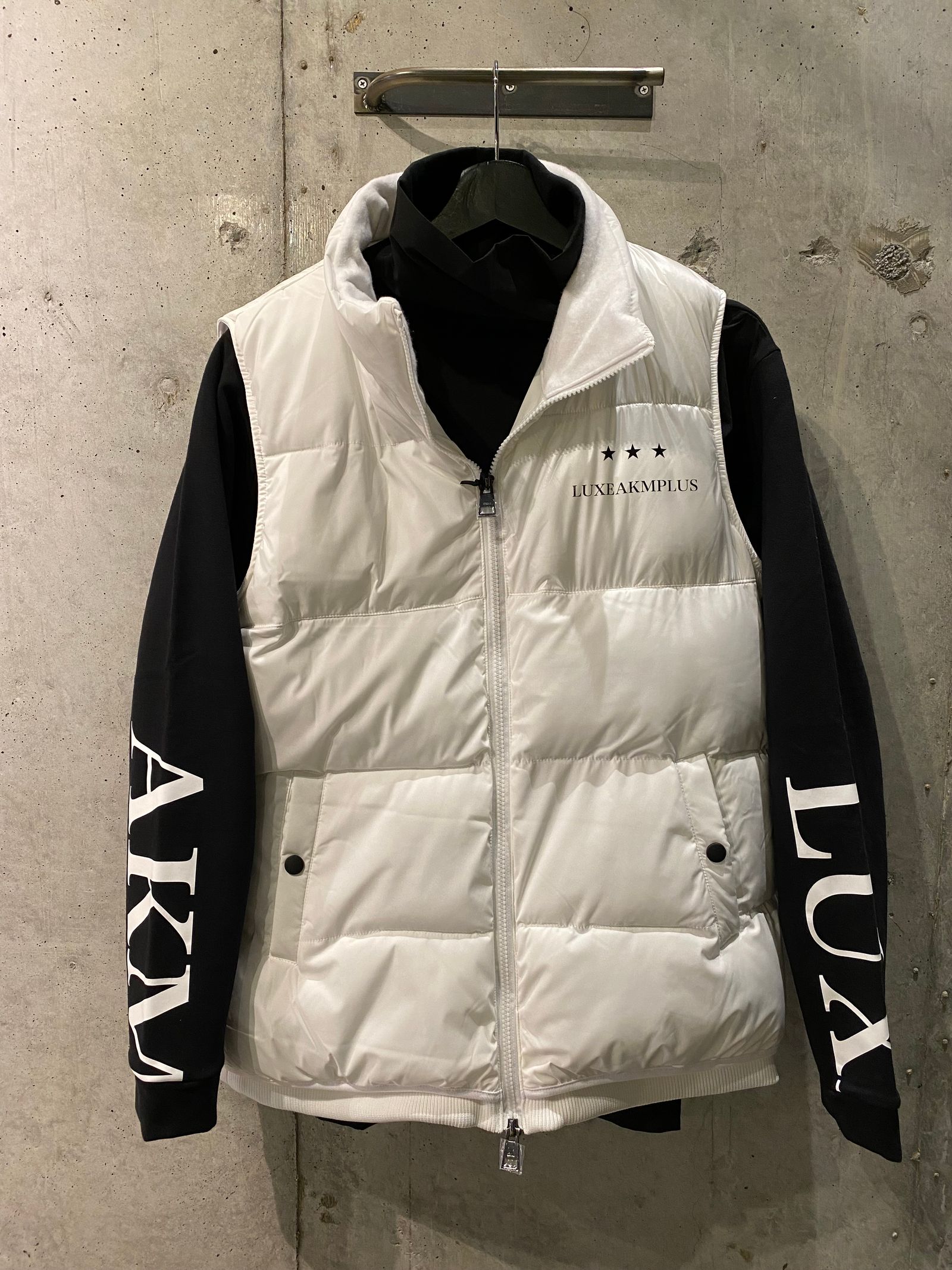 BIG BACK LOGOVEST/white