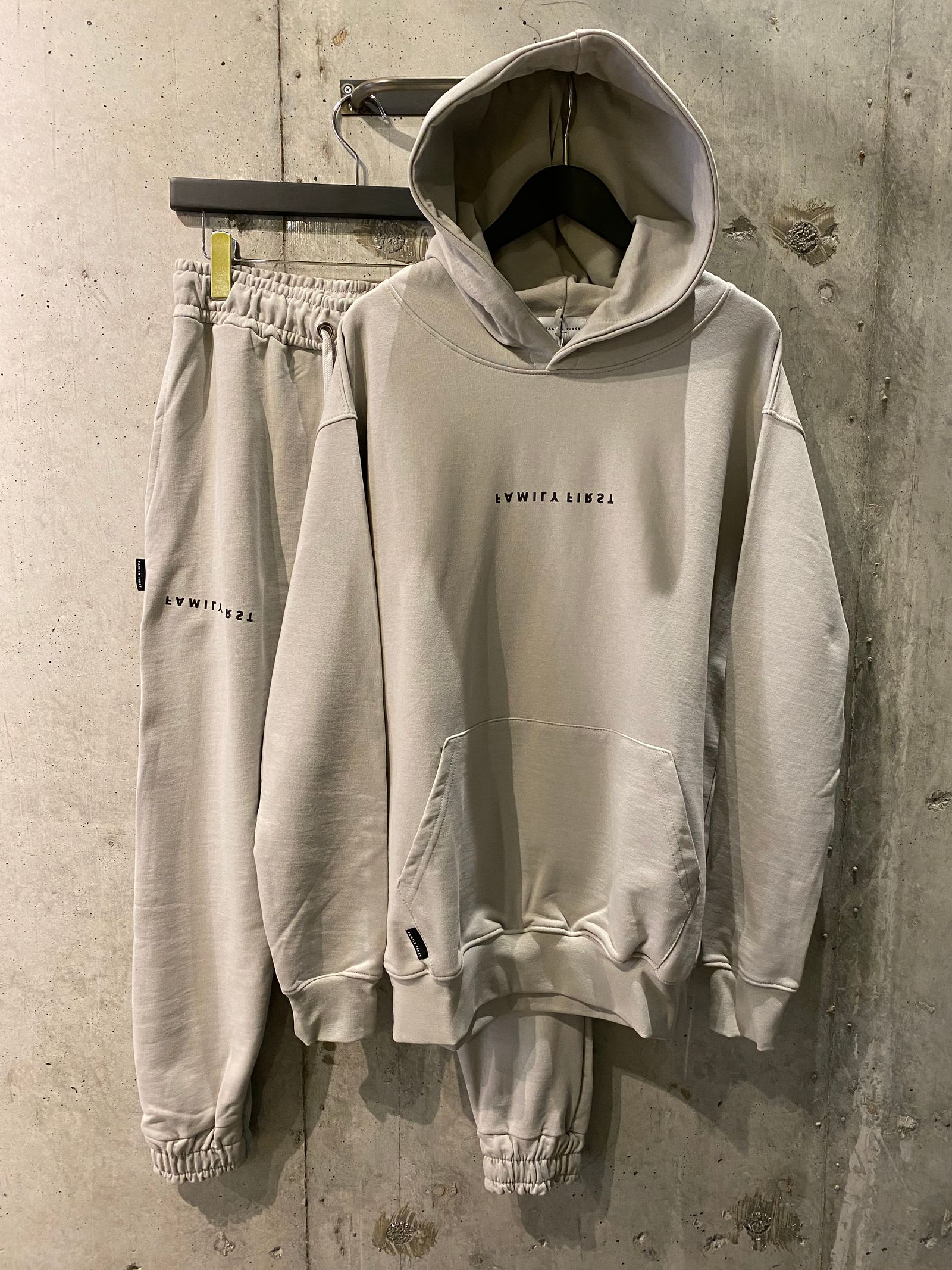 FAMILY FIRST MILANO - LOGO PARKA/gray | R and another stories