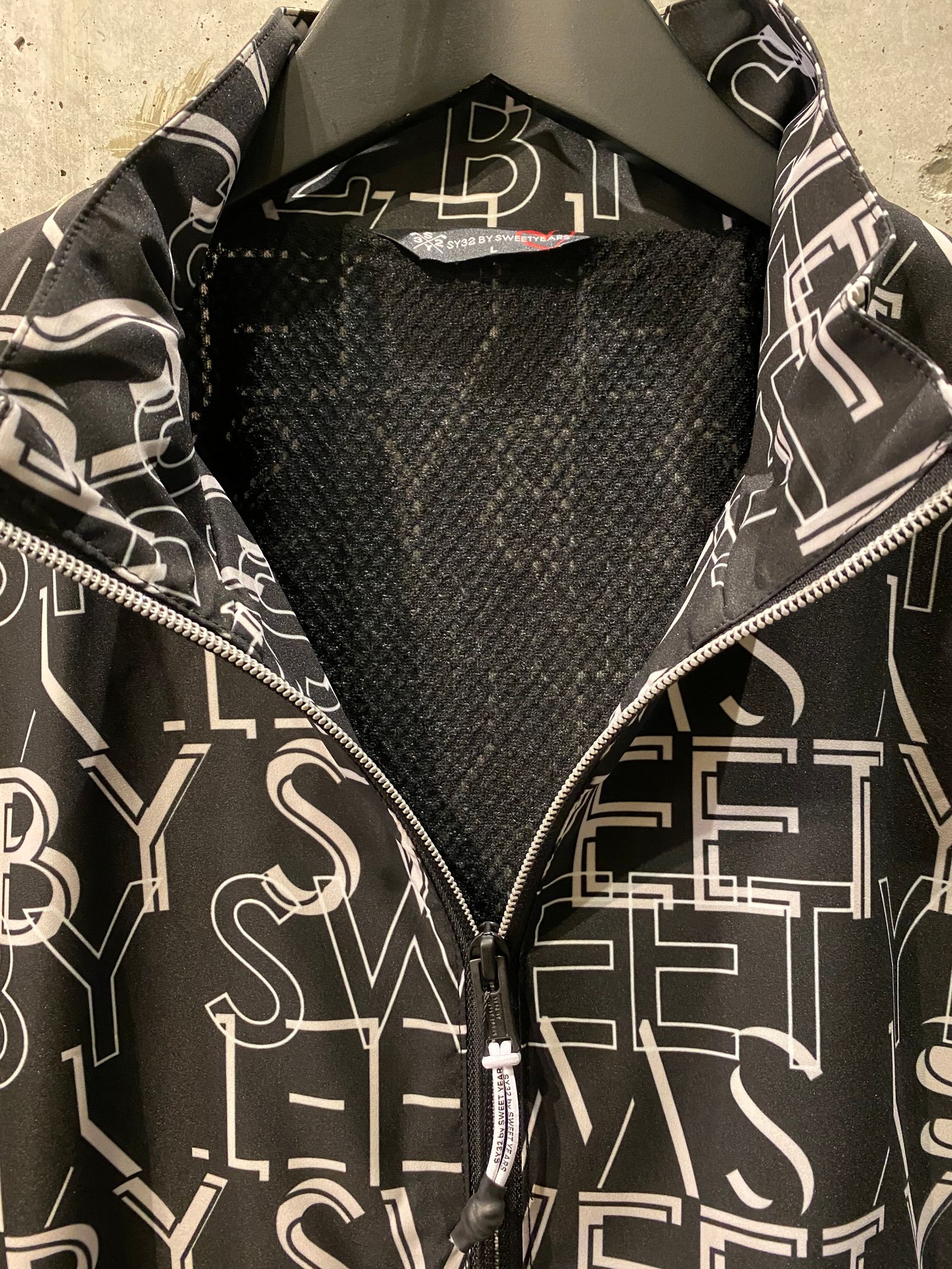 GRAPHICAL STRETCH JK / black