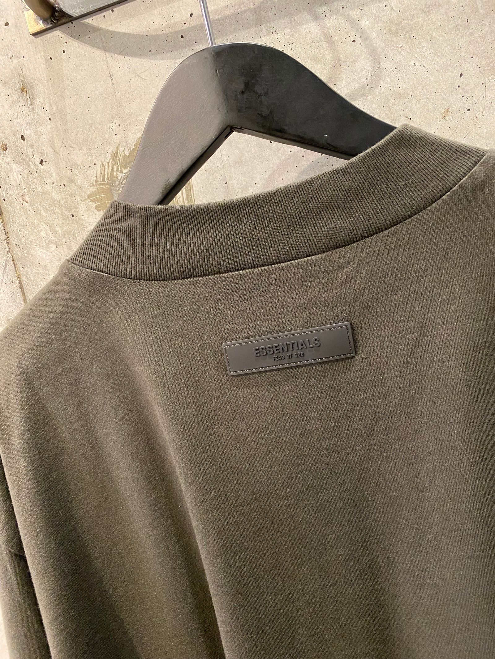 ESSENTIALS  Tshirt(OFF BLACK)