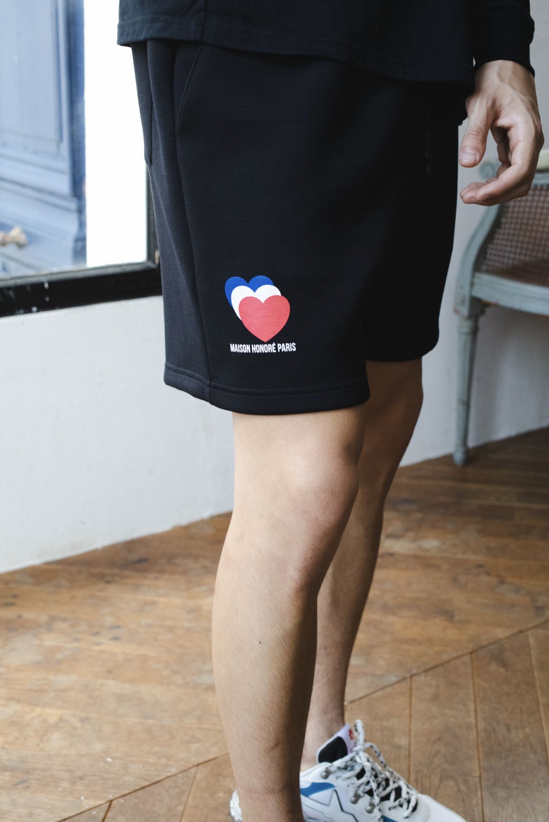Raphael Cardboard Half Pants / Black