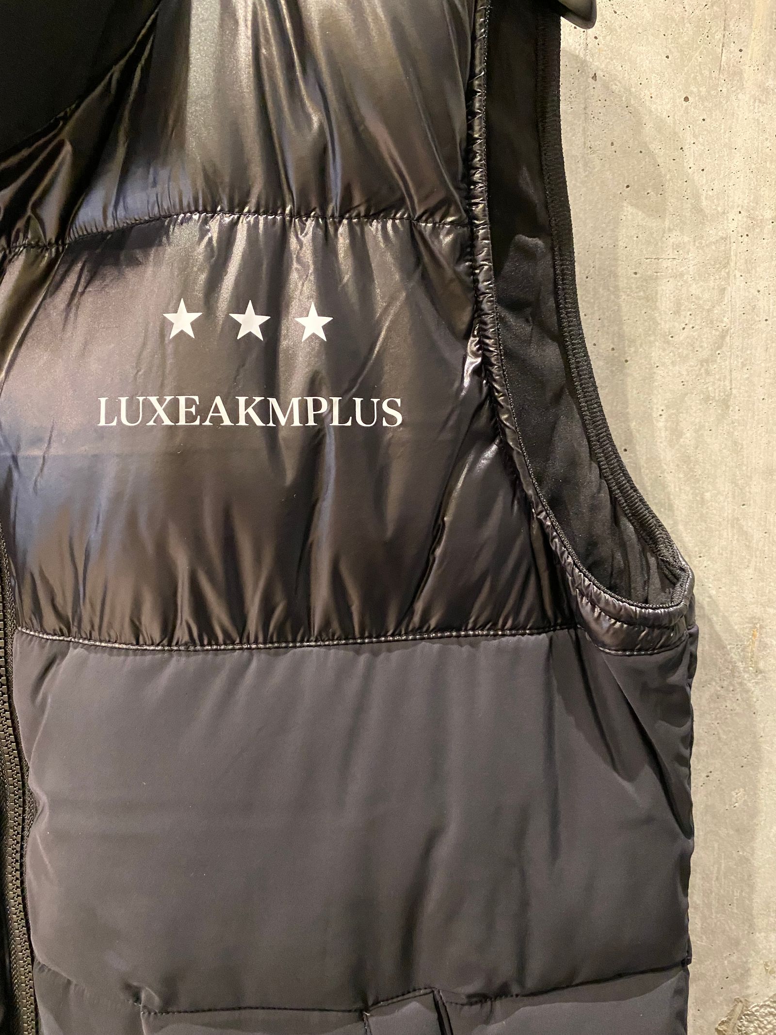 BIG BACK LOGOVEST/Black