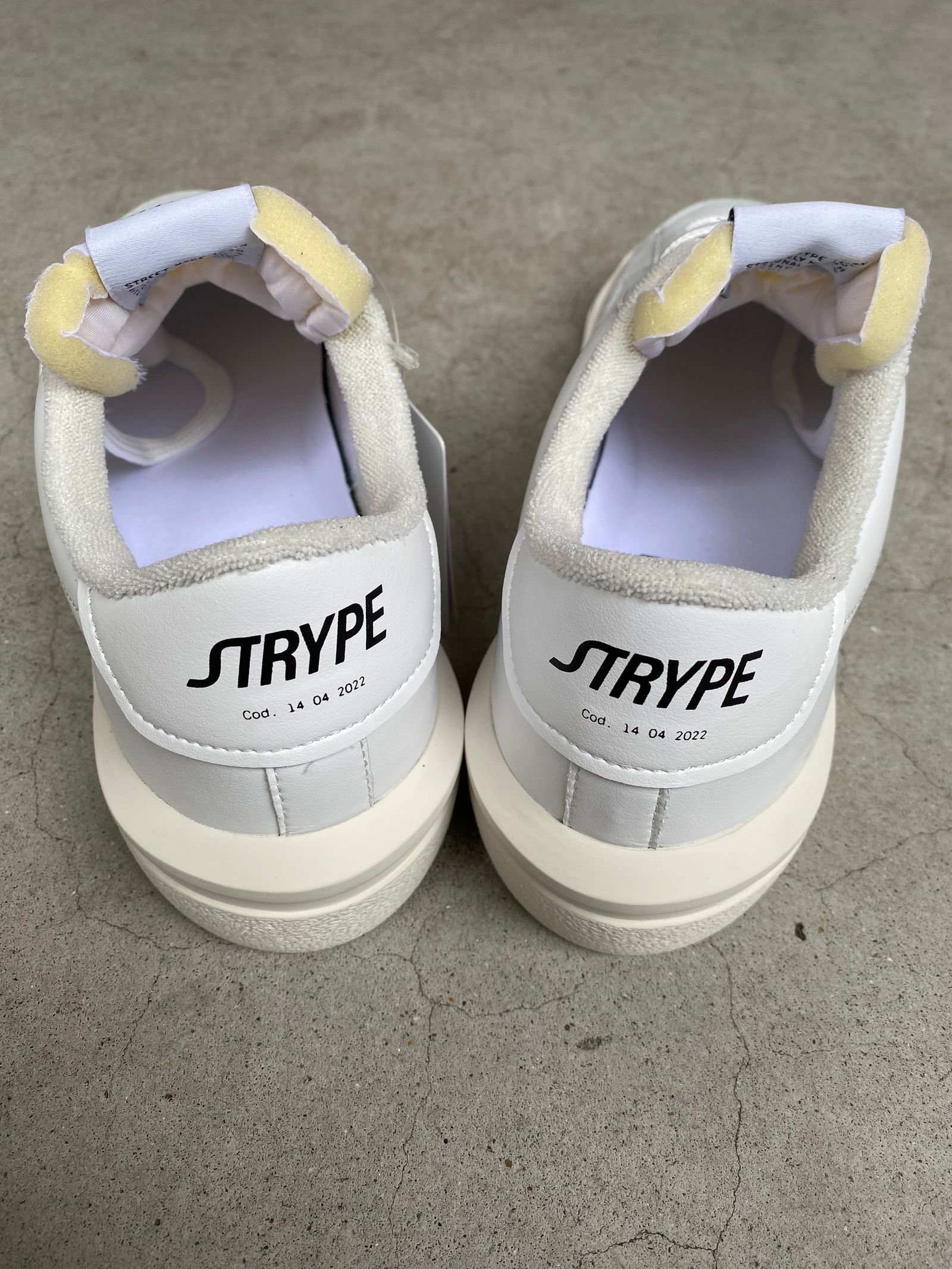 STRYPE/001‐BN