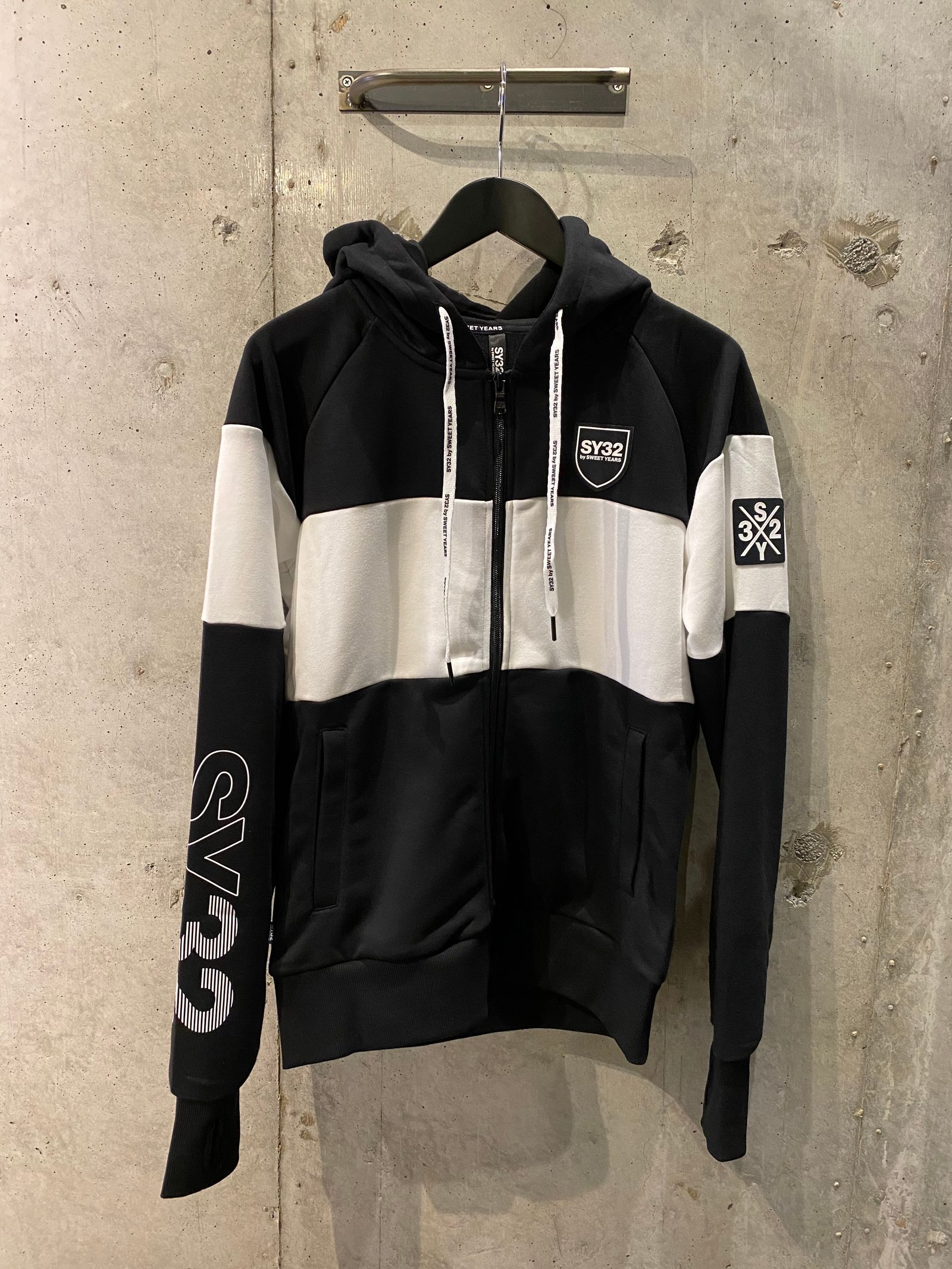 SY32 Border hoodie/BLACK