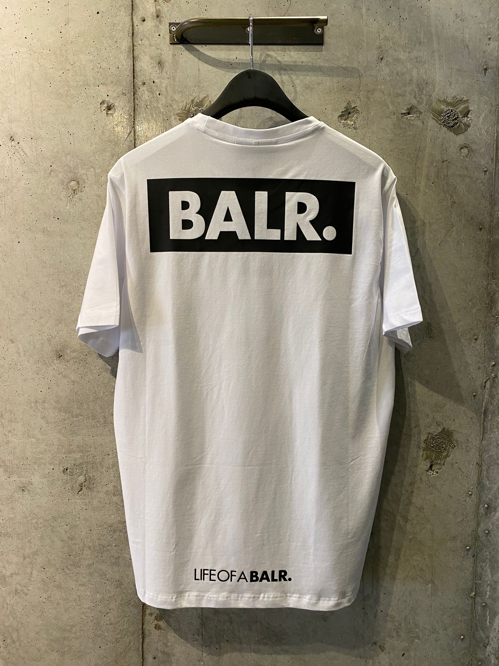 BALR. - BALR Oversize LOGO Tshirt / white | R and another stories