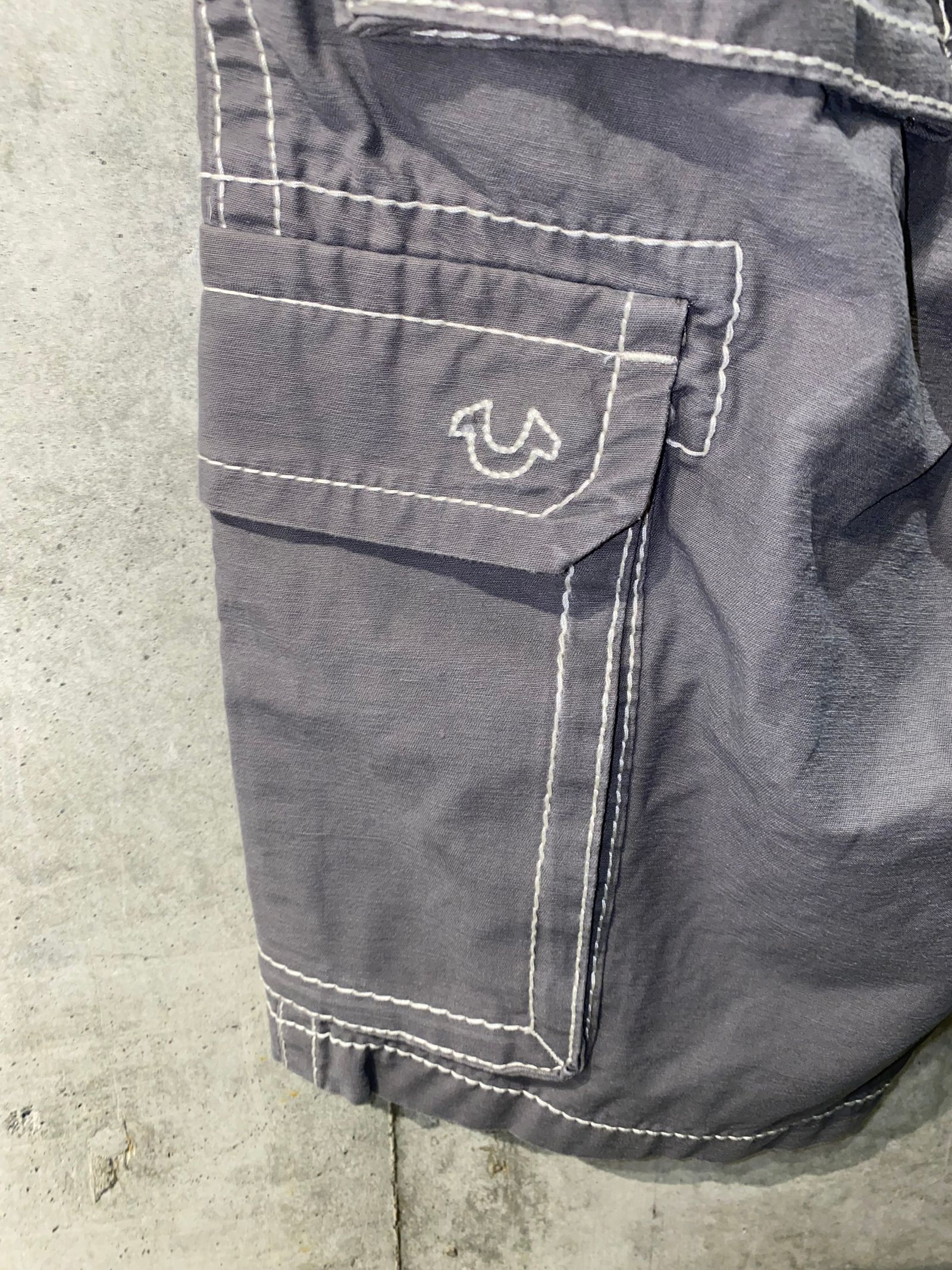 関税込み♪【TRUE RELIGION】BIG T ナイロン★カーゴショーツ 関税込み♪【TRUE RELIGION】BIG T ナイロン☆カーゴショーツ