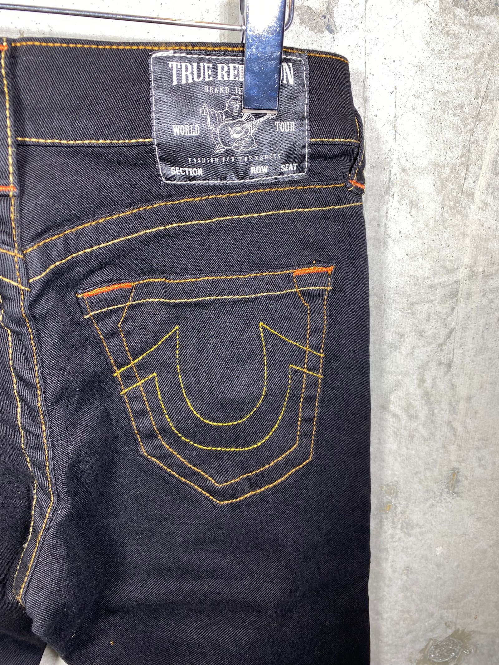 （残りわずか）TRUE RELIGION ウルトラルーズジーンズ Amazon | True Religion メンズ Ricky ストレートレッグジーンズ