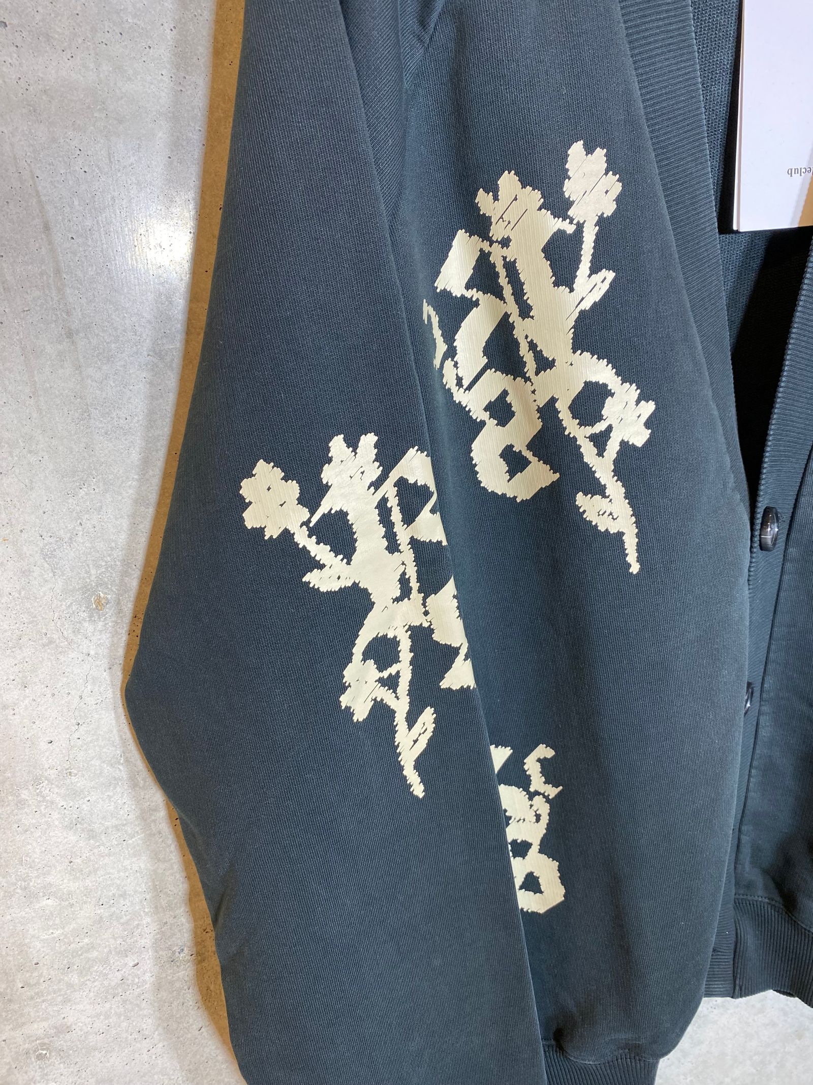 FLEECE CARDIGAN/FLOWER BLACK