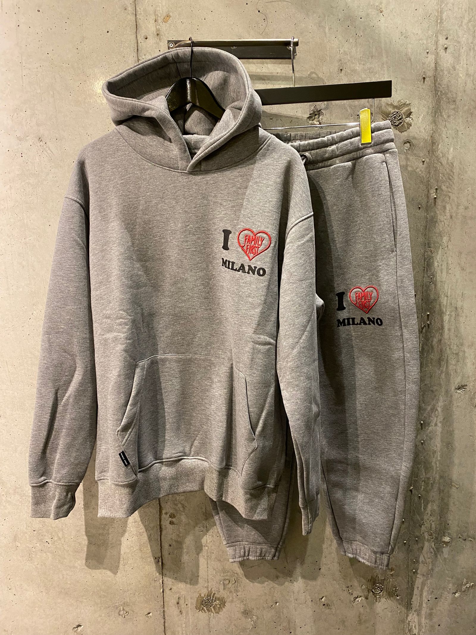 I Love Milano sweat pants / gray