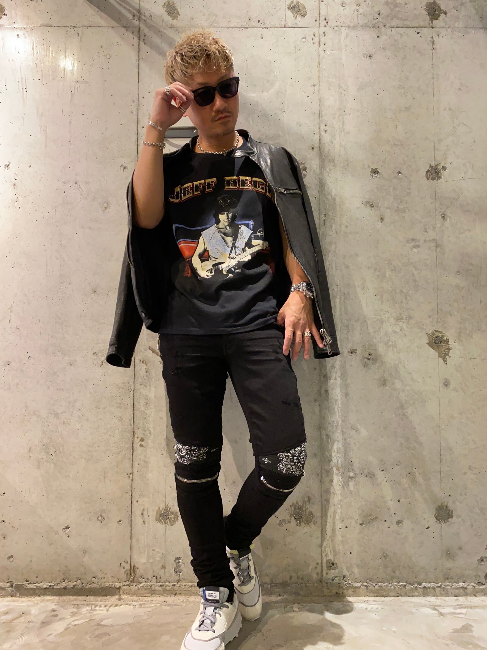 ESTES/Black