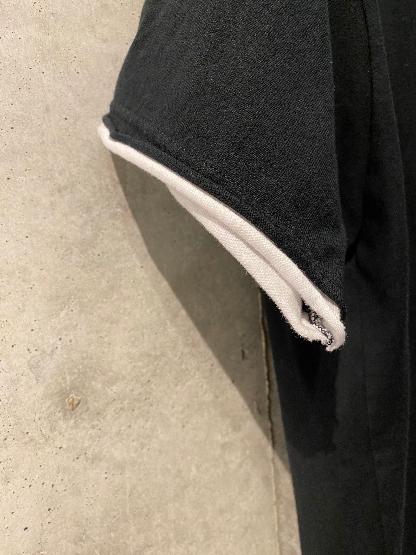 Layered T/black-white