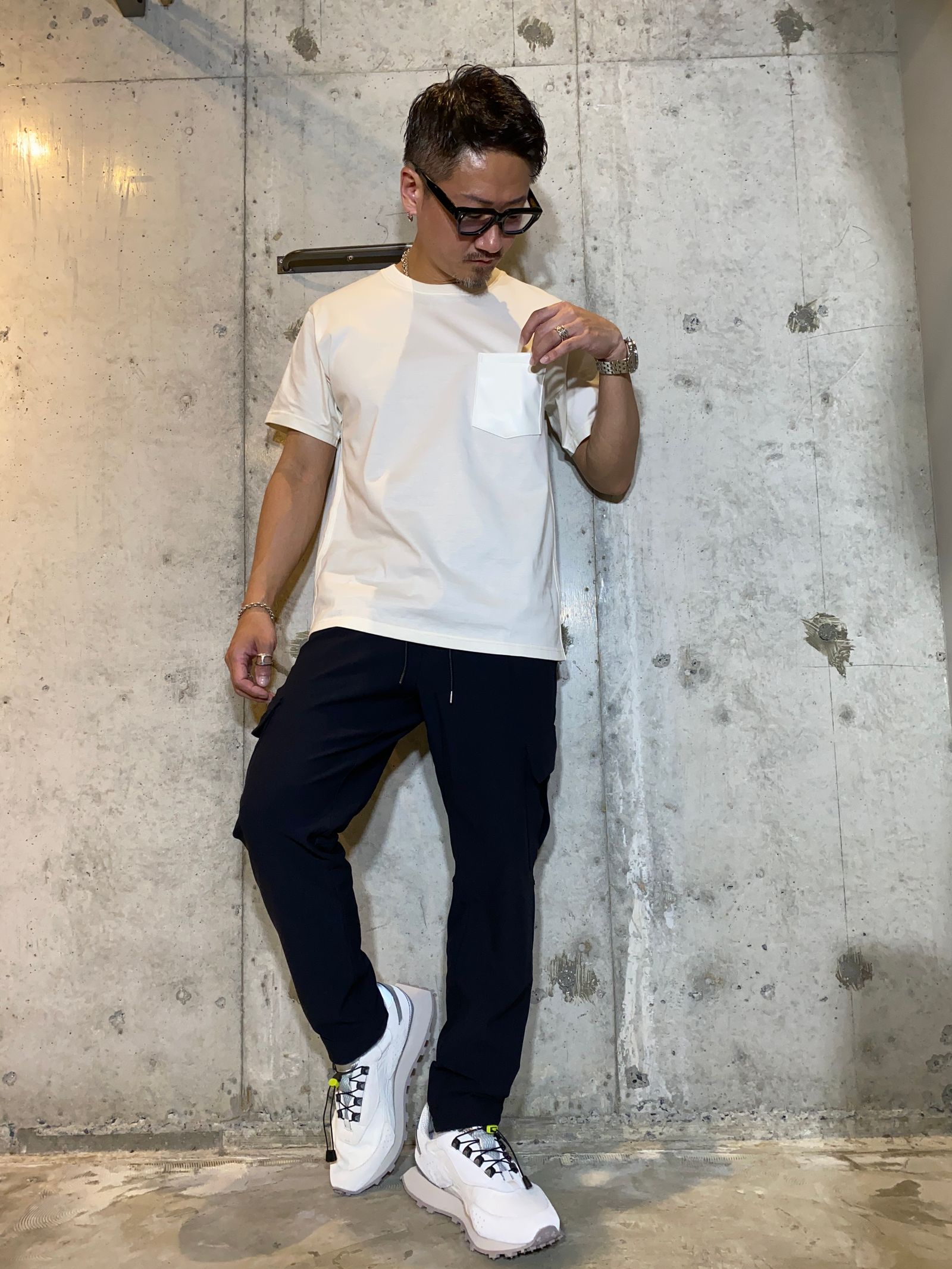 VEGAN LEATHER POCKET TEE/WHITE