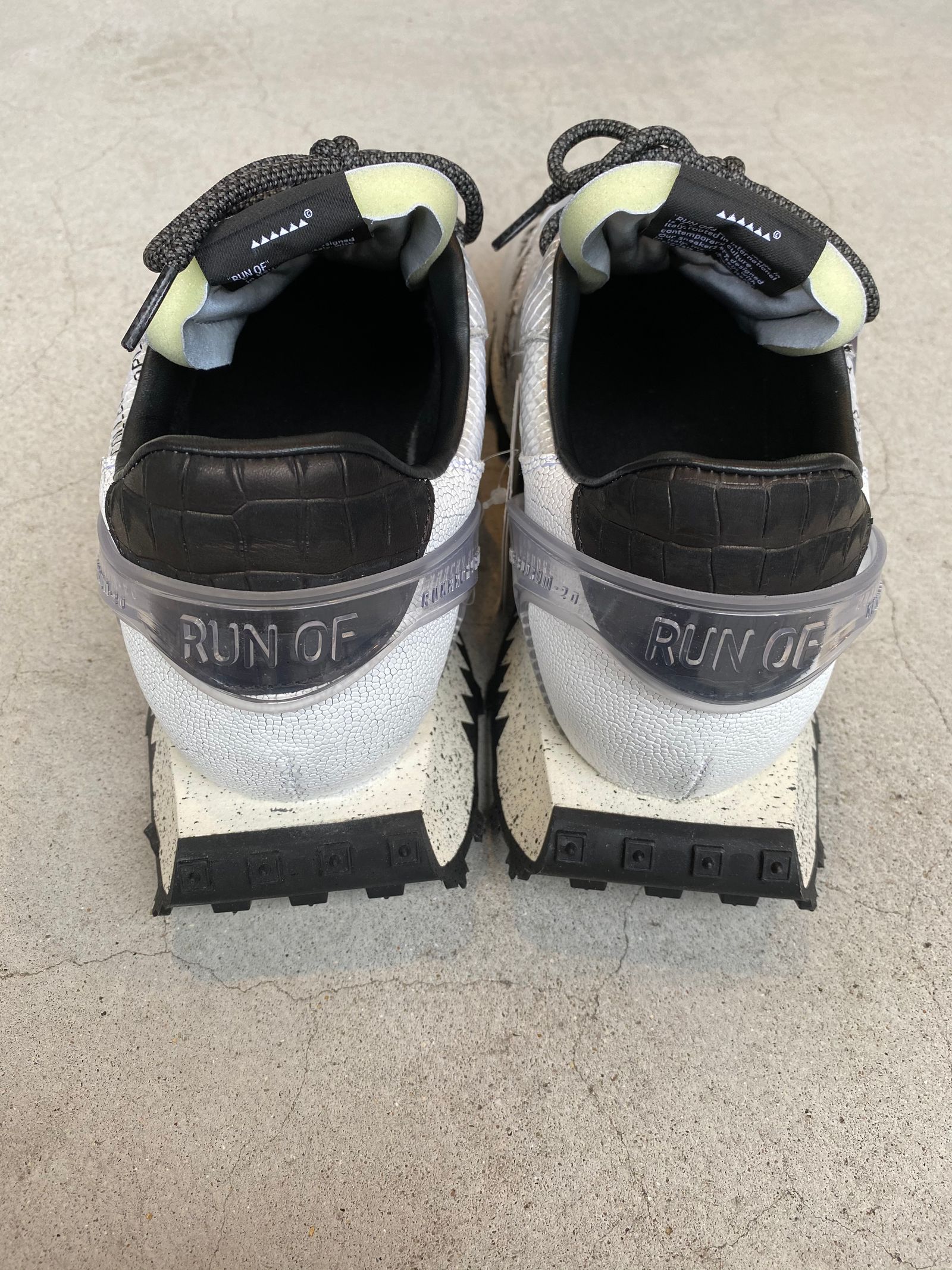 RUN12 SHUTTLE