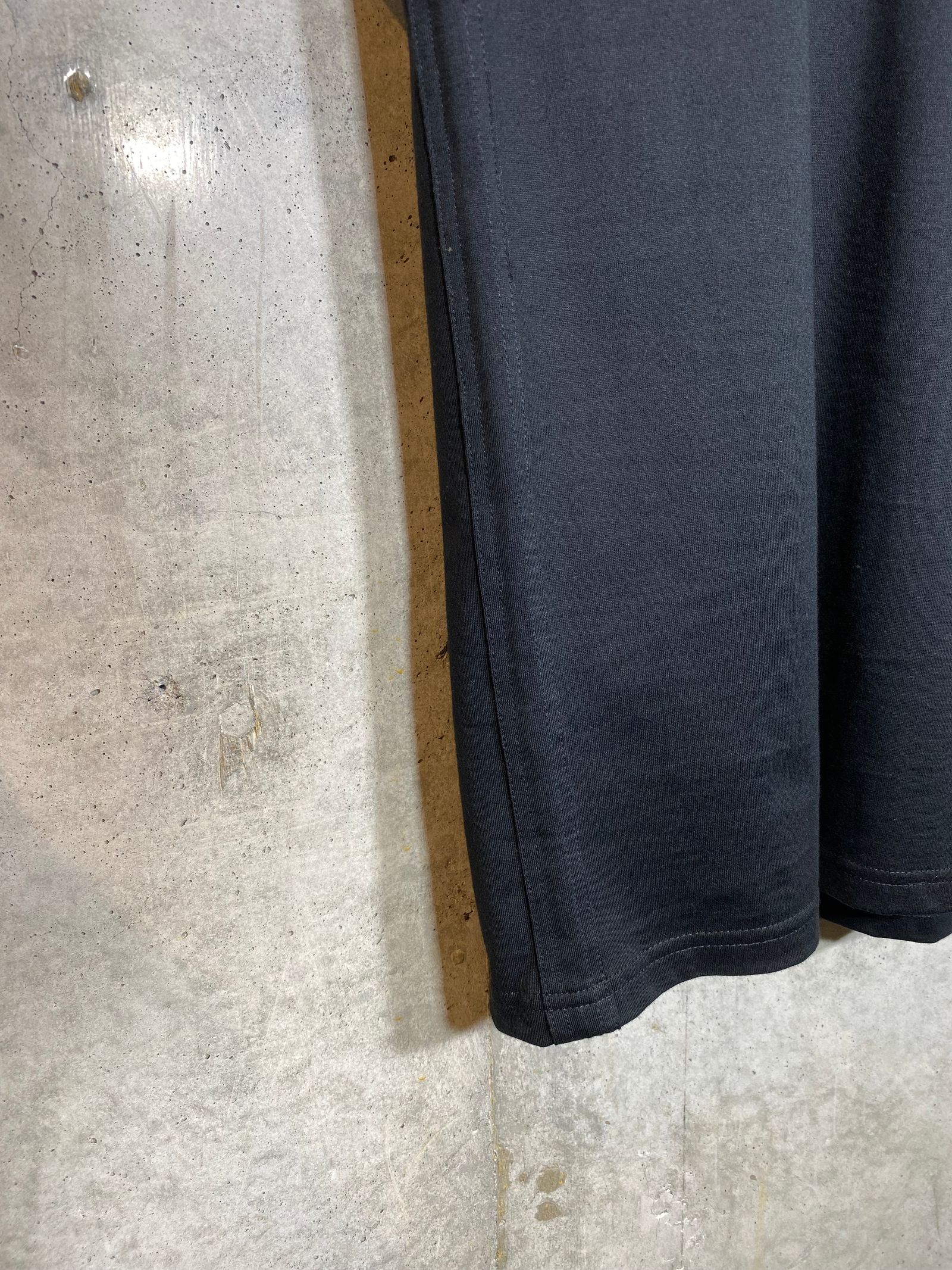 VEGAN LEATHER POCKET TEE/BLACK
