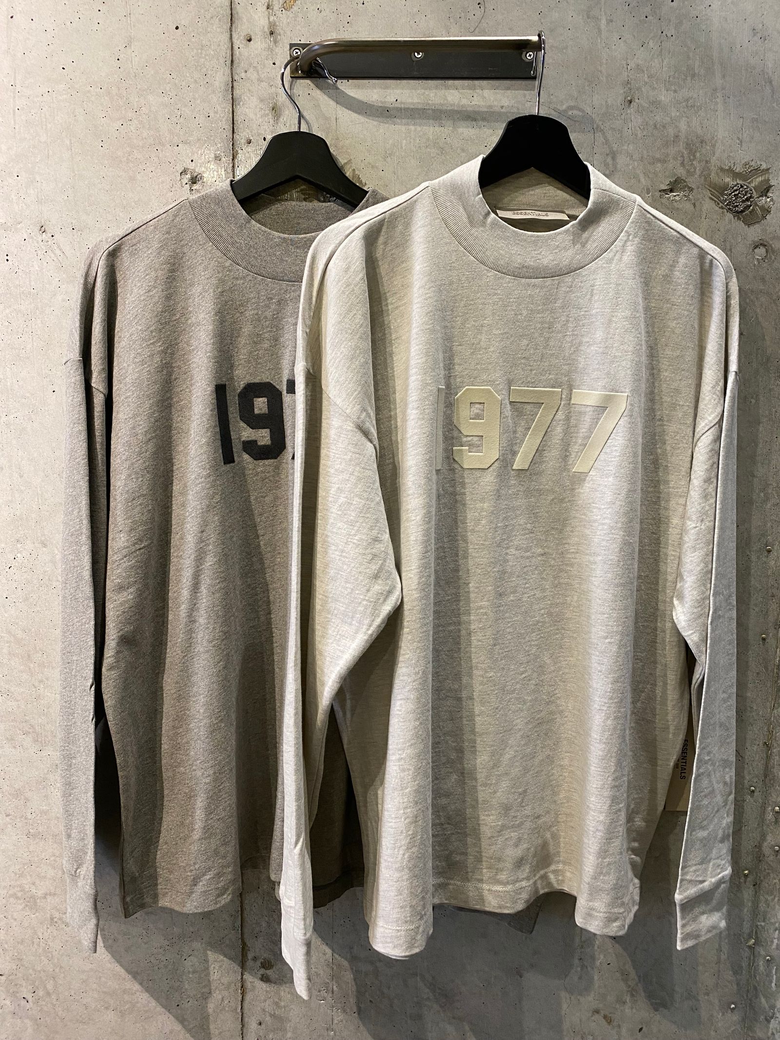 ESSENTIALS 1977 long tee shirt/ LIGHT OATMEAL
