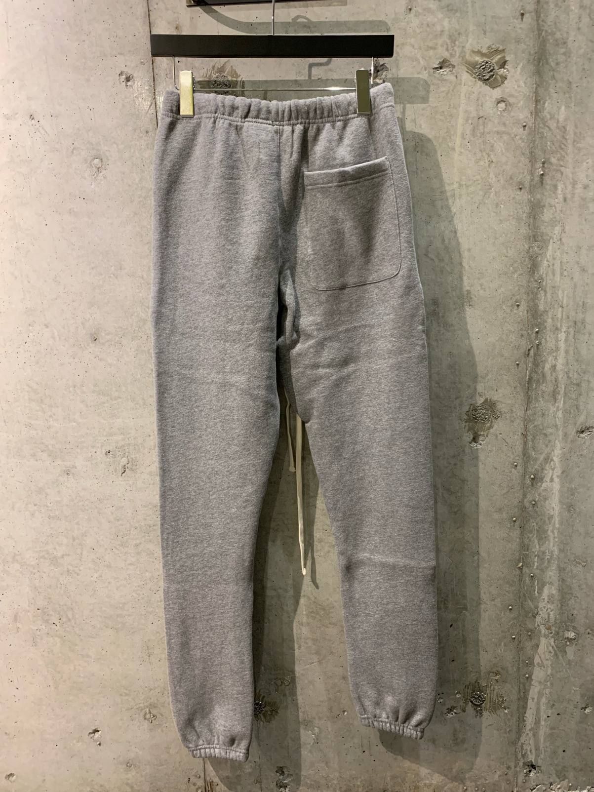 FOG essentials SWEATPANTS(グレー)