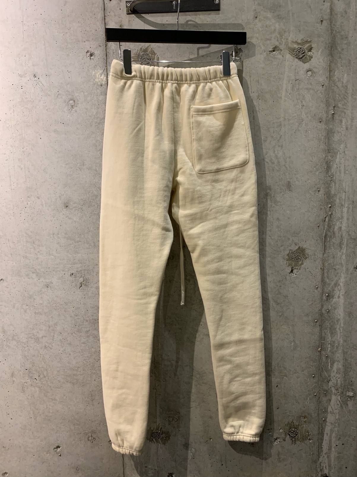 FOG essentials SWEATPANTS(クリーム)
