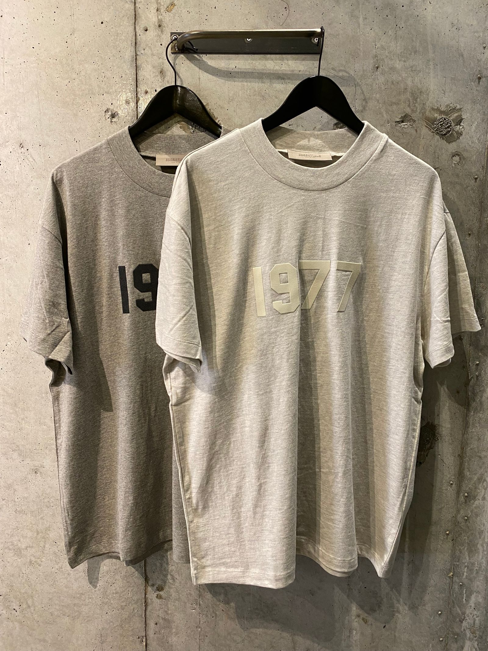 ESSENTIALS 1977 tee shirt/ DARK OATMEAL