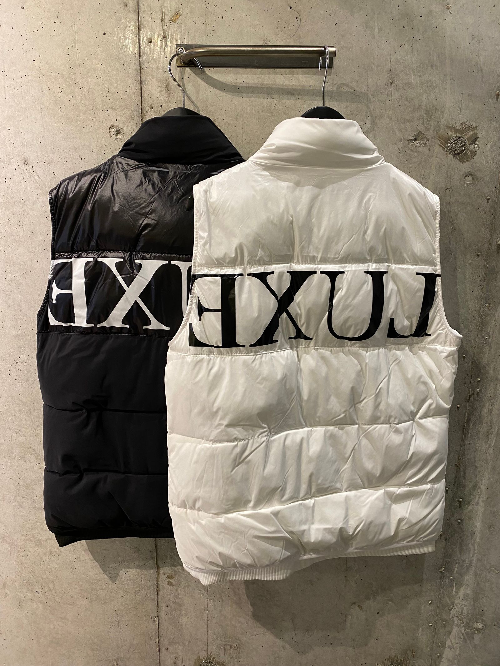 BIG BACK LOGOVEST/white
