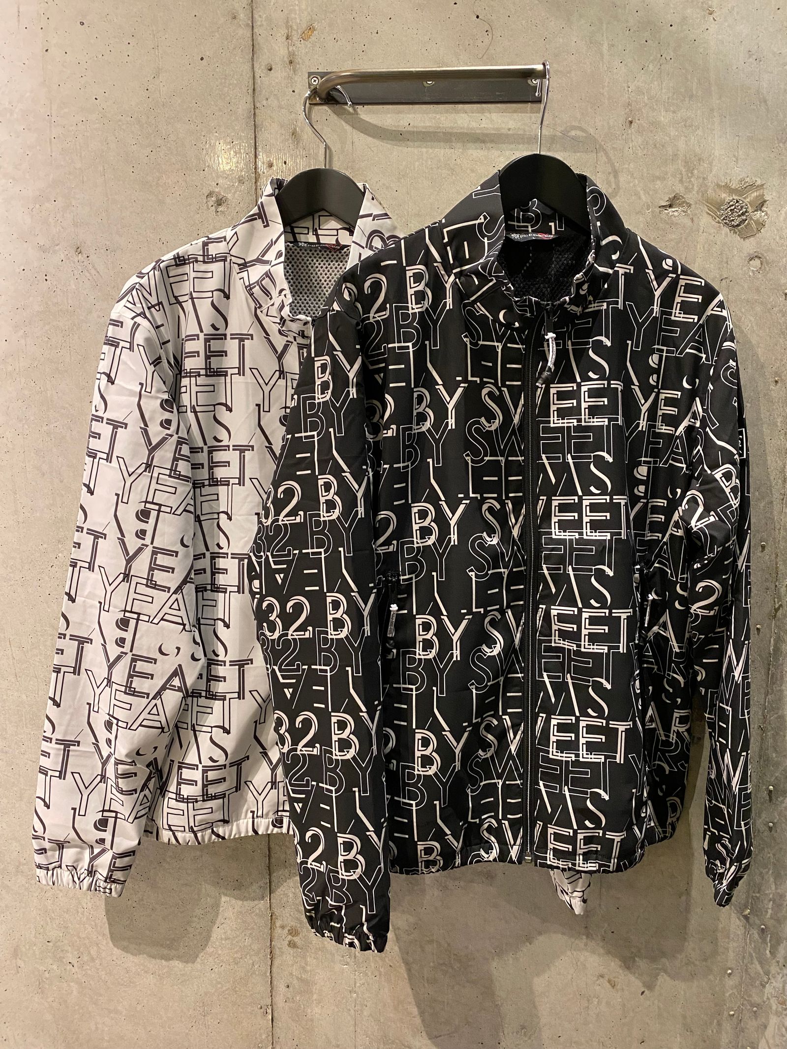 GRAPHICAL STRETCH JK / black