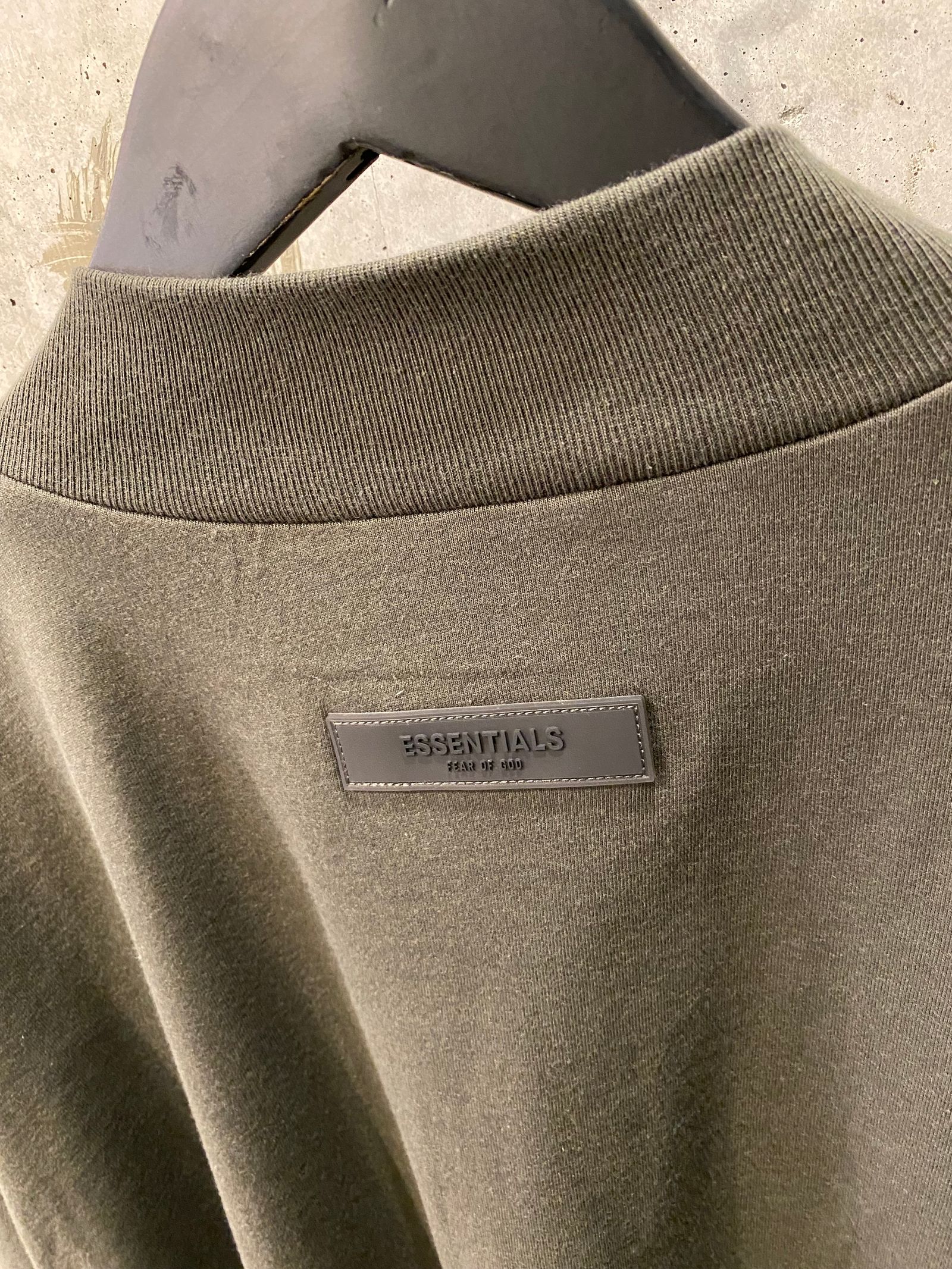 ESSENTIALS L/S Tshirt(OFF BLACK)