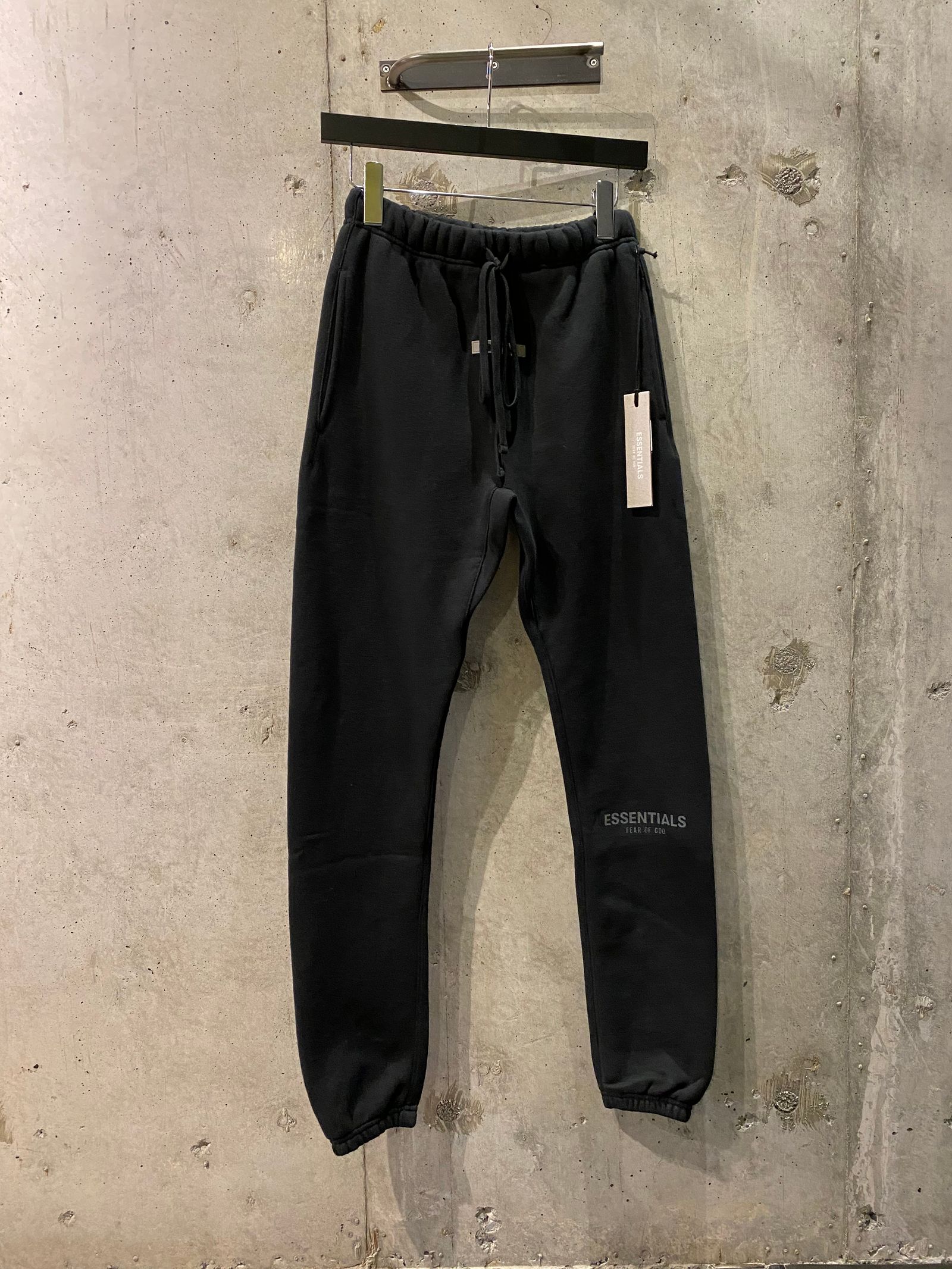 FOG ESSENTIALS - FOG ESSENTIALS SWEAT PANTS/BLACK | R and another