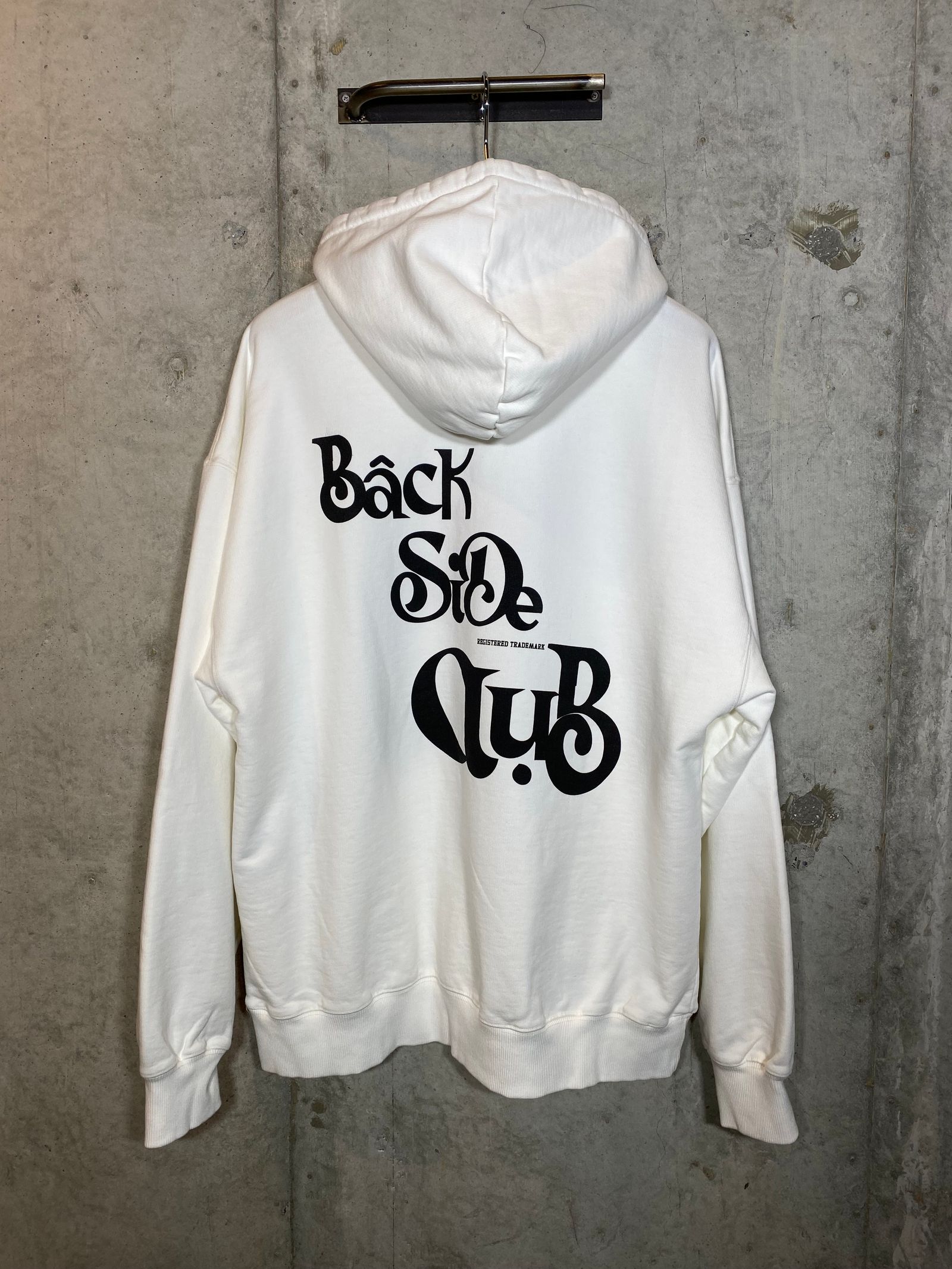 BACK LOGO HOODIE/white