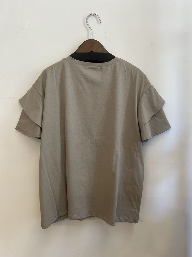 フリルスリーブTシャツ グレイベージュ