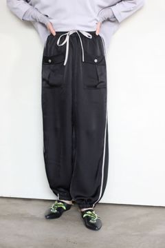 サテンラインワイドパンツ ブラック