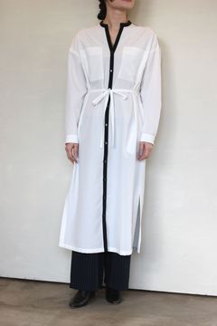 Reflaxウェザークロスバイカラーワンピース オフホワイト