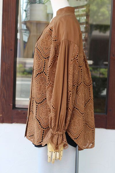 刺繍レースブラウス ブラウン