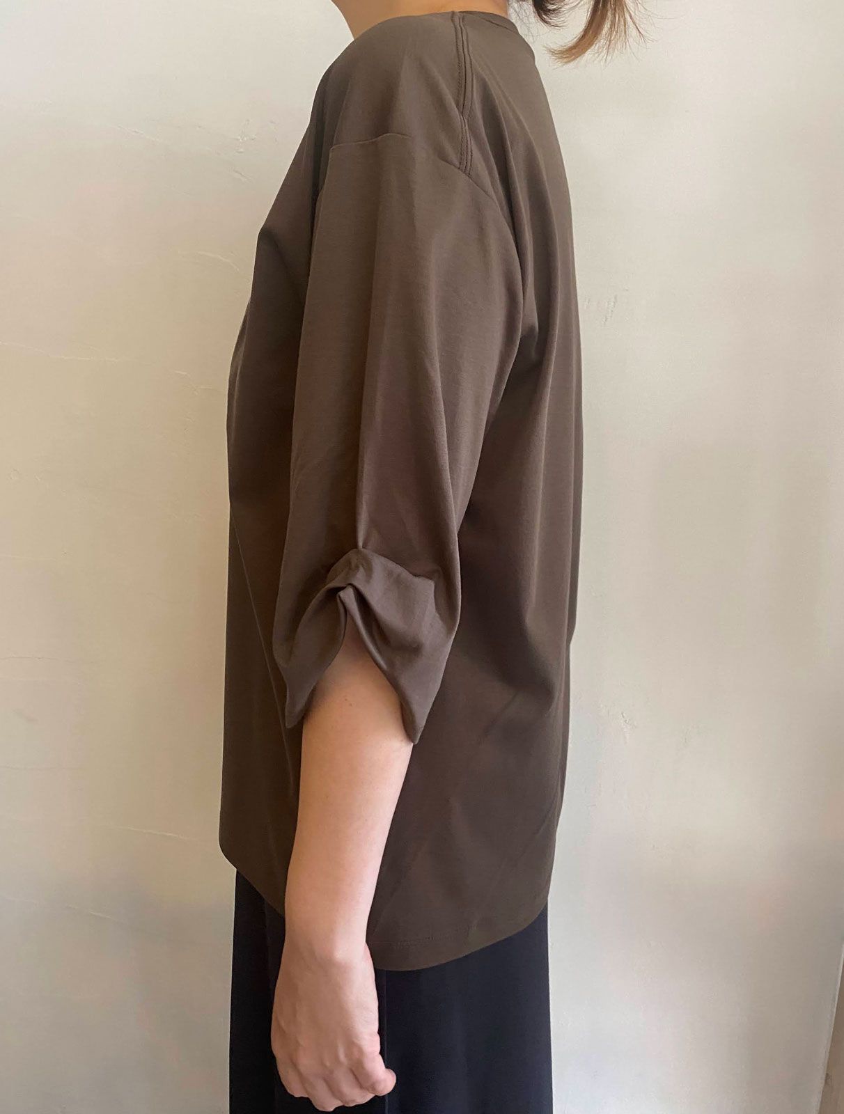 刺繍ロゴTシャツ ダークカーキ