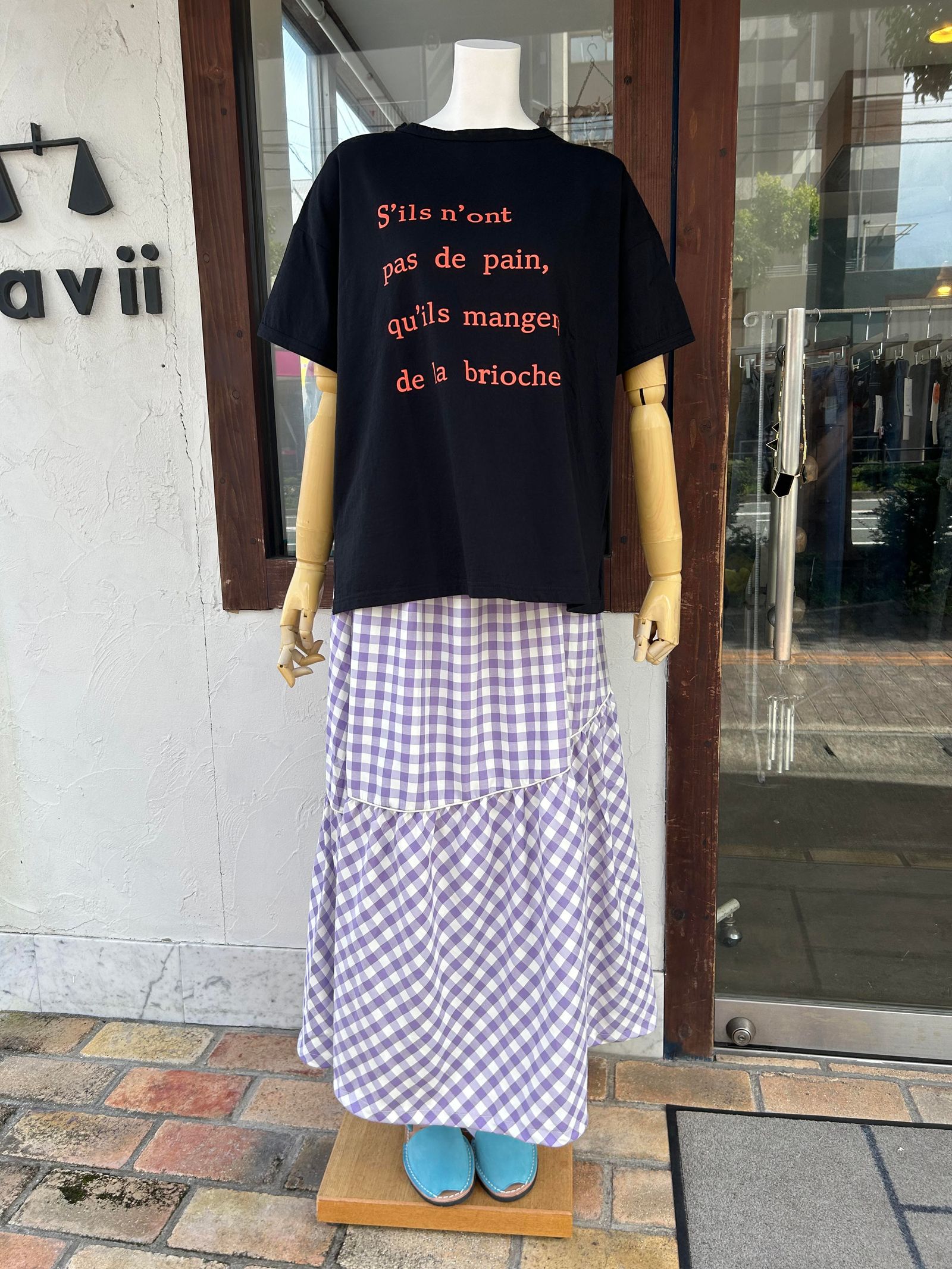 モイストソフト天竺タイプライタープリントTシャツ ミルクxオレンジ