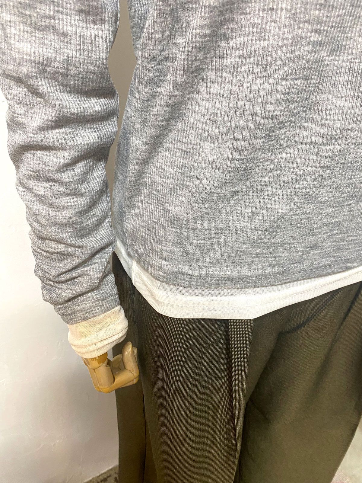 ヘンリーネックレイヤードTシャツ グレー×ホワイト