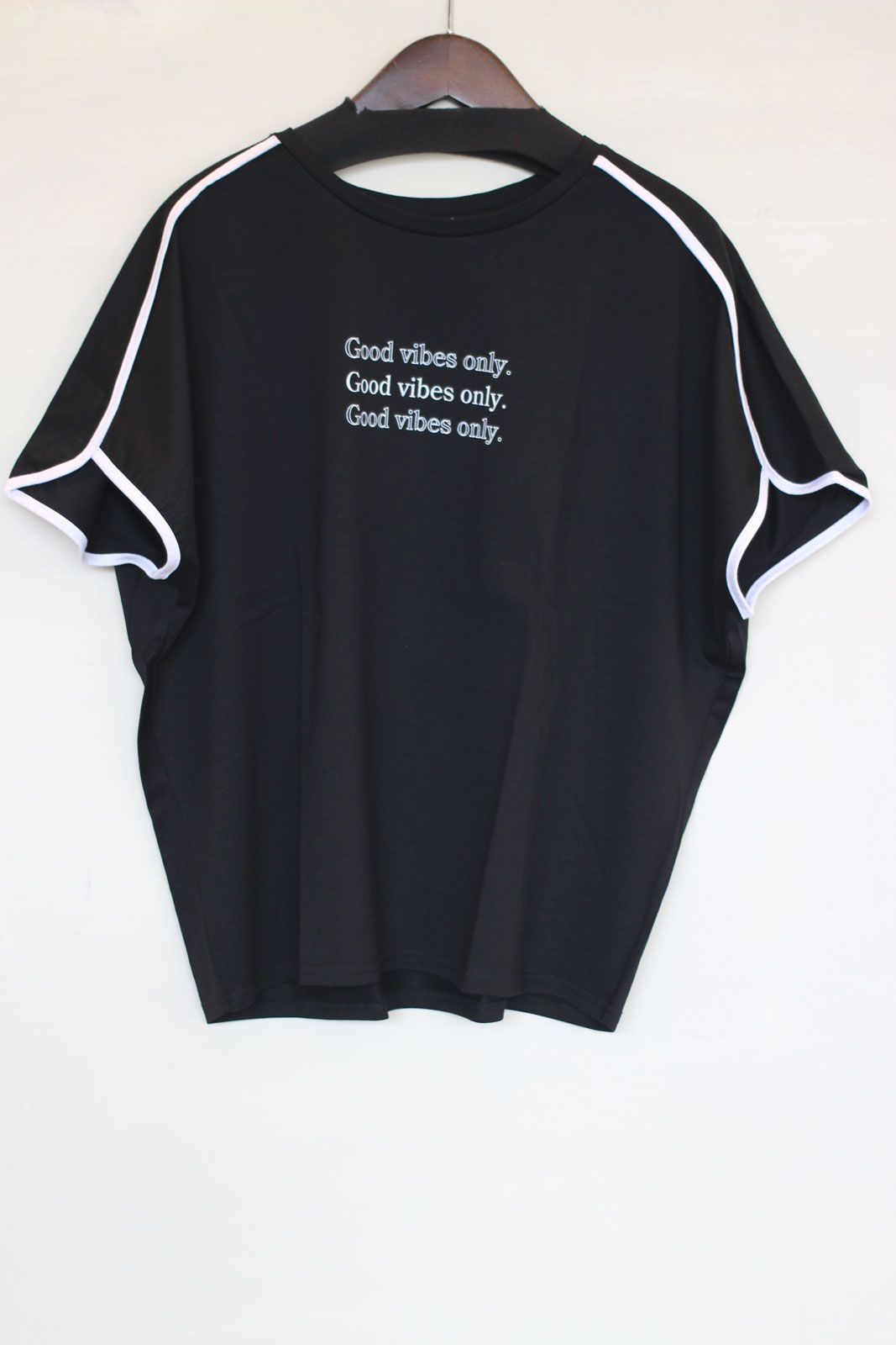 パイピングロゴプリントTシャツ ブラック