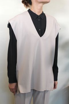 サイドジップ深Vネックベスト ベージュ