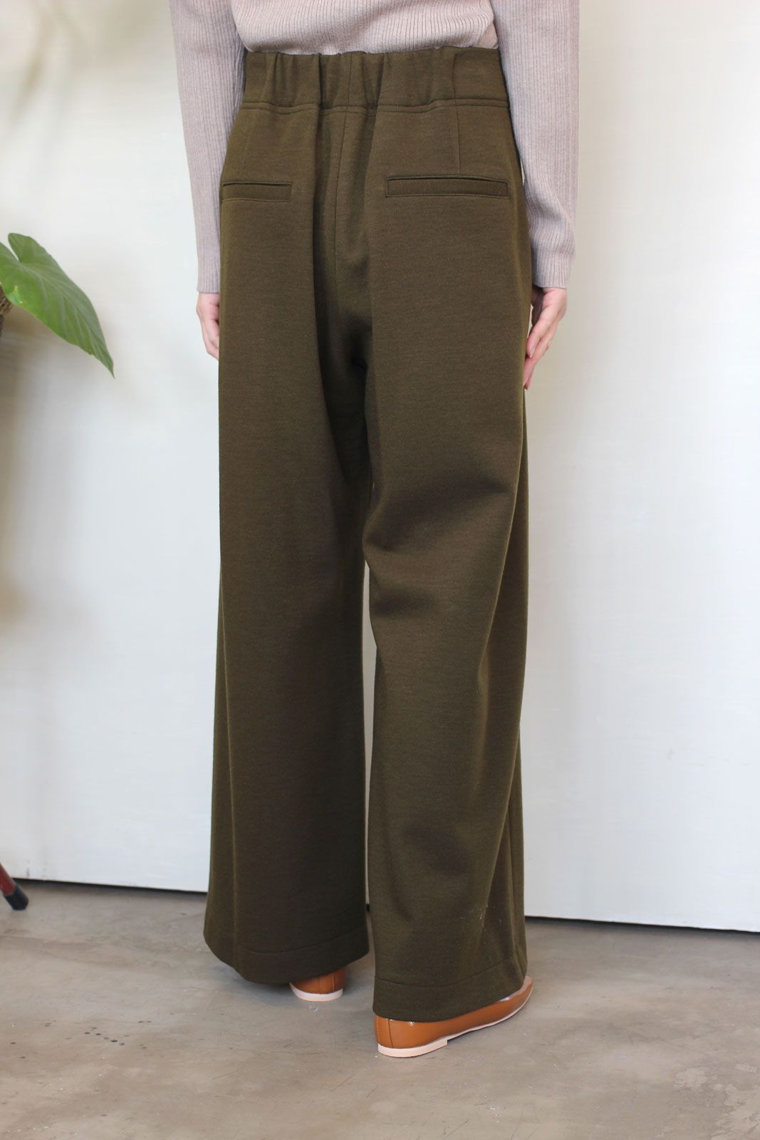 ストレッチポンチコクーンワイドパンツ カーキ