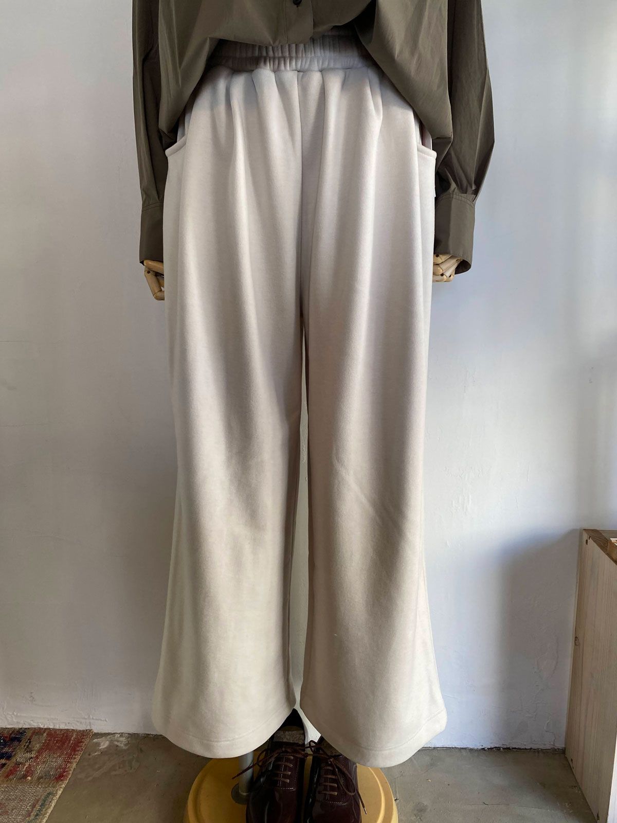 ベロアボンディング スウェットワイドパンツ アイボリー